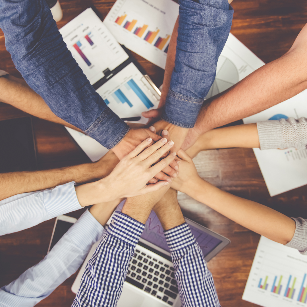 Συνεργασία και ομαδικότητα για την επίτευξη κοινών στόχων μέσω του Rethink Mentoring και της επαγγελματικής ευθυγράμμισης.