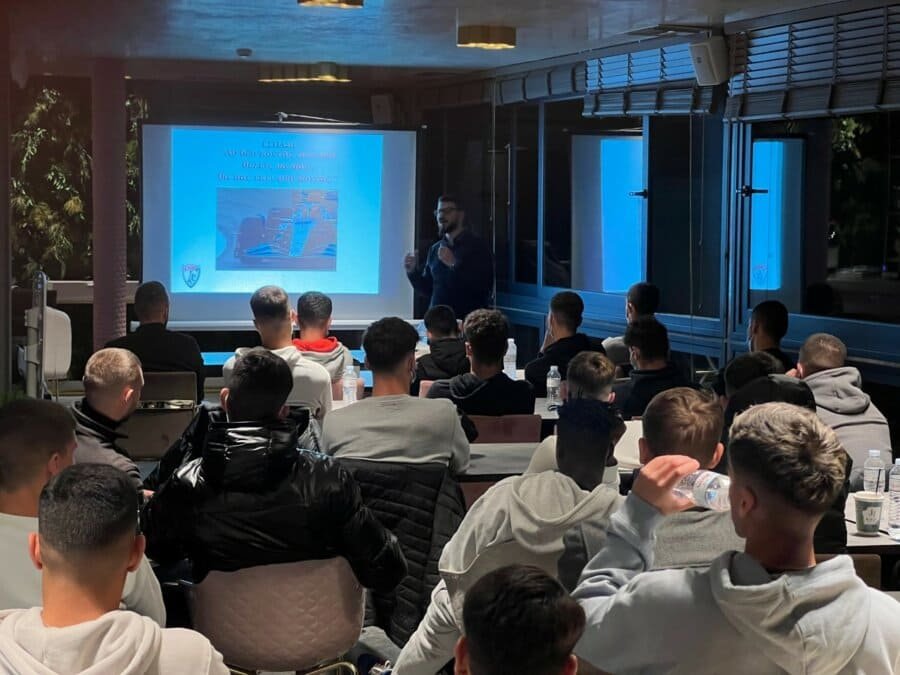 workshop στην ποδοσφαιρική ομάδα της ΑΕΛ