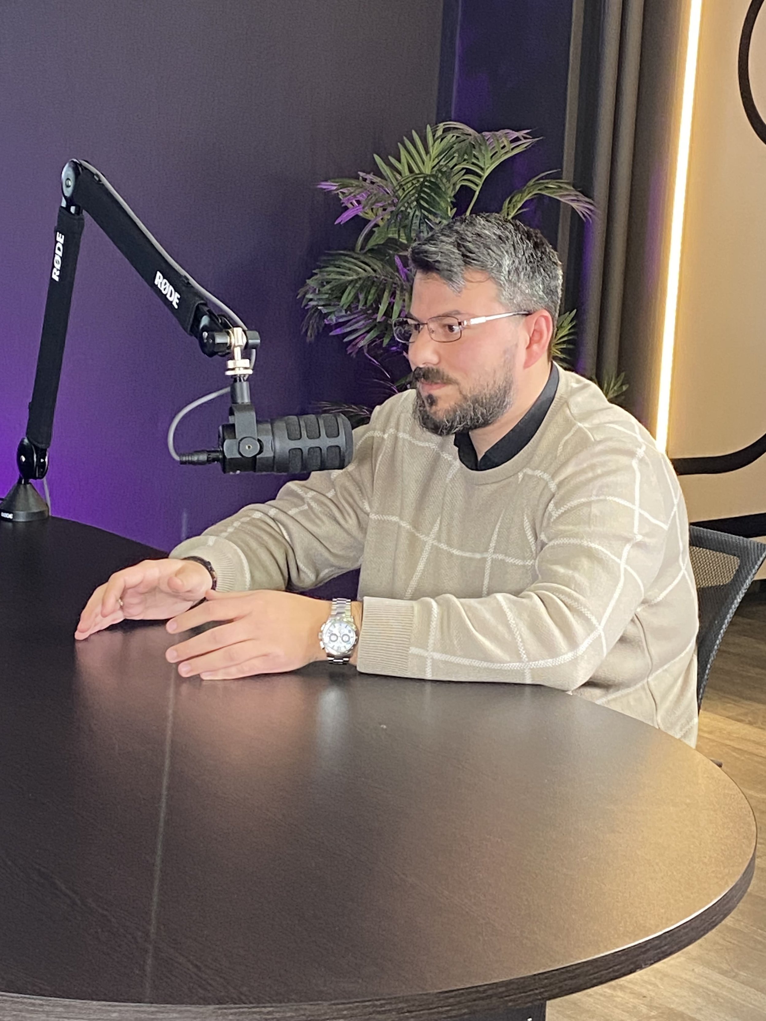 καλεσμένος σε podcast μαζί με την ψυχολόγο Μαρία Σγούρου για ευτυχία και επιτυχία