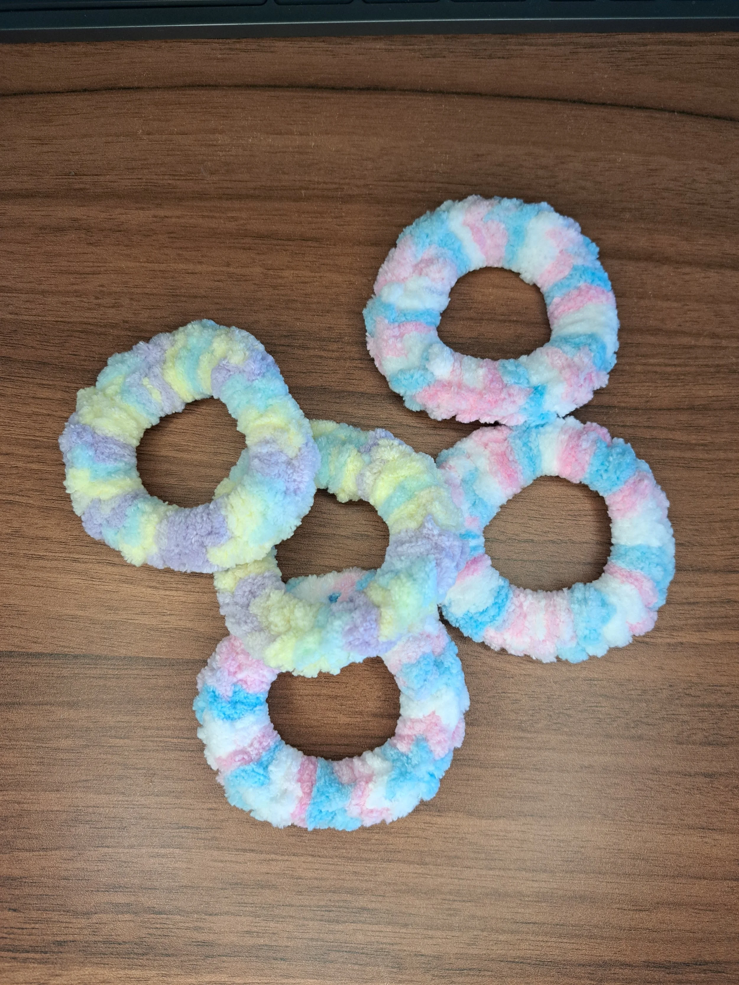 Häkelscrunchie Rainbow
