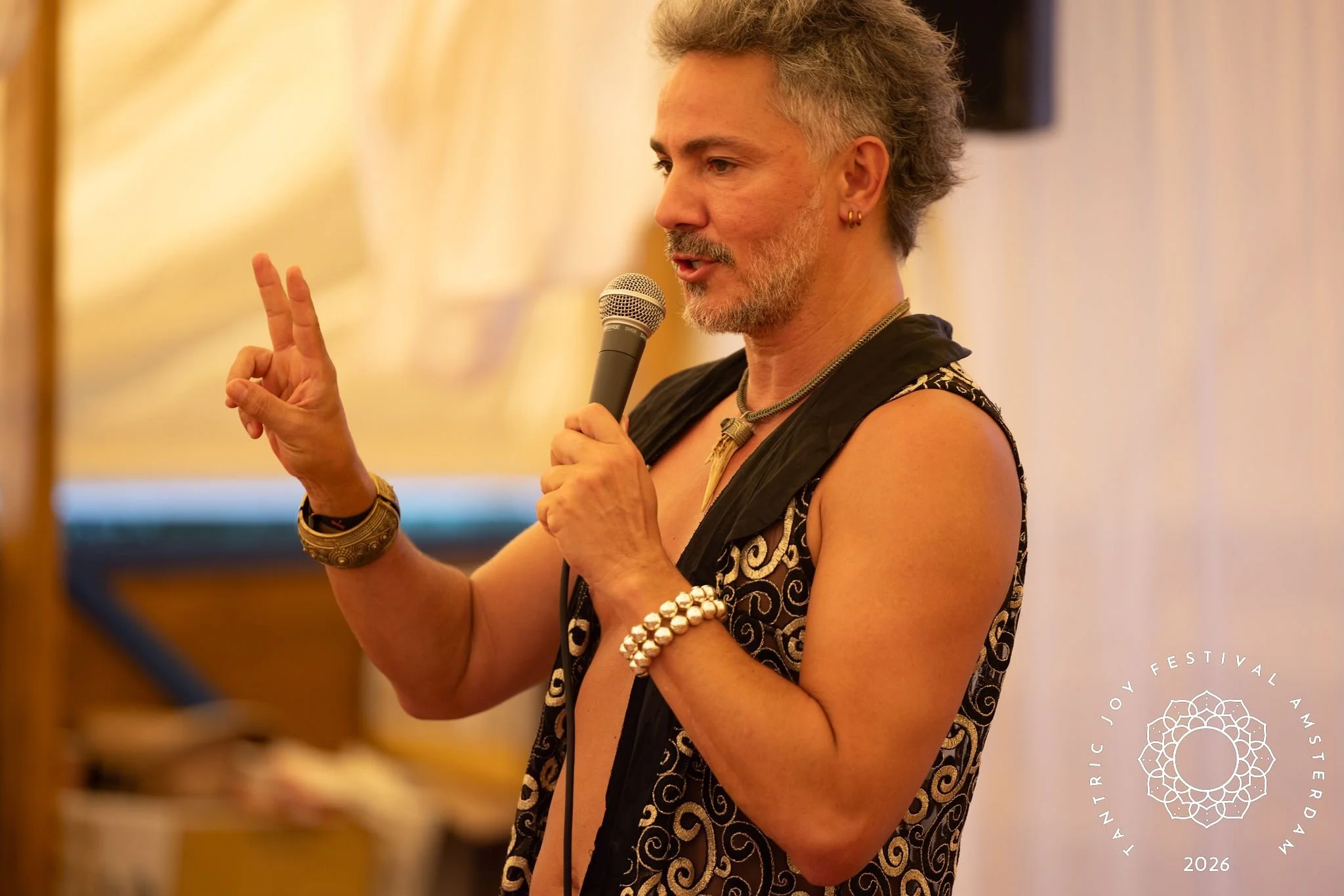 Carnival - The art of flirtation with Marcos Bina