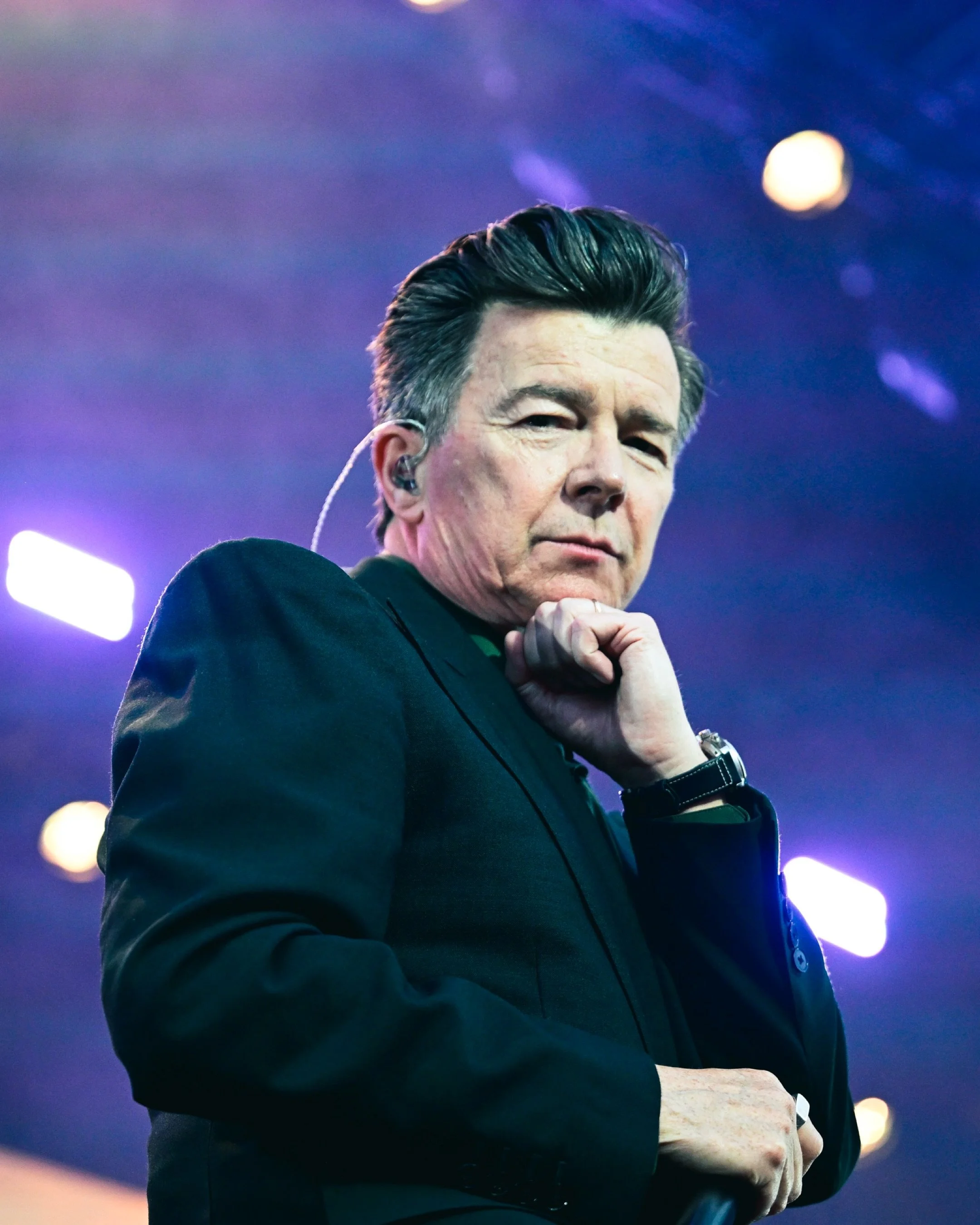 @officialrickastley live at the @scarboroughoat for night 1 of their summer 2026 wave 📸

What an amazing experience being to photograph an icon in the game 😮&zwj;💨 @thelotterywinners and @thecovasettes pictures are coming soon 😄 

Shot for the am