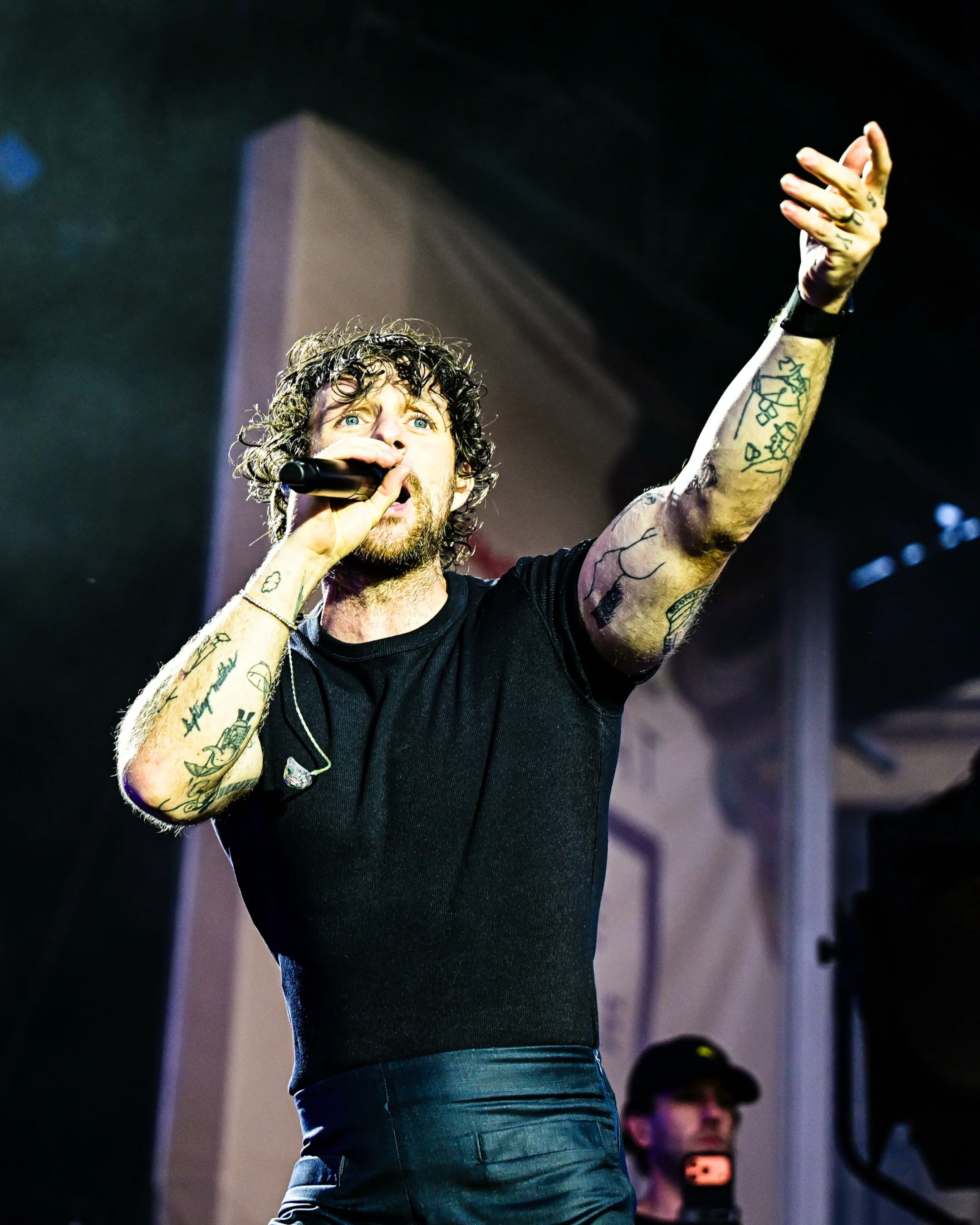 @tom.grennan live at @thepiecehall last night to conclude his UK &amp; Ireland Summer tour 🤩📸

A bucket list artist ticked off for me and what a performance by the legend himself 👏🔥📸 after seeing this man 6 times over the years it never gets old