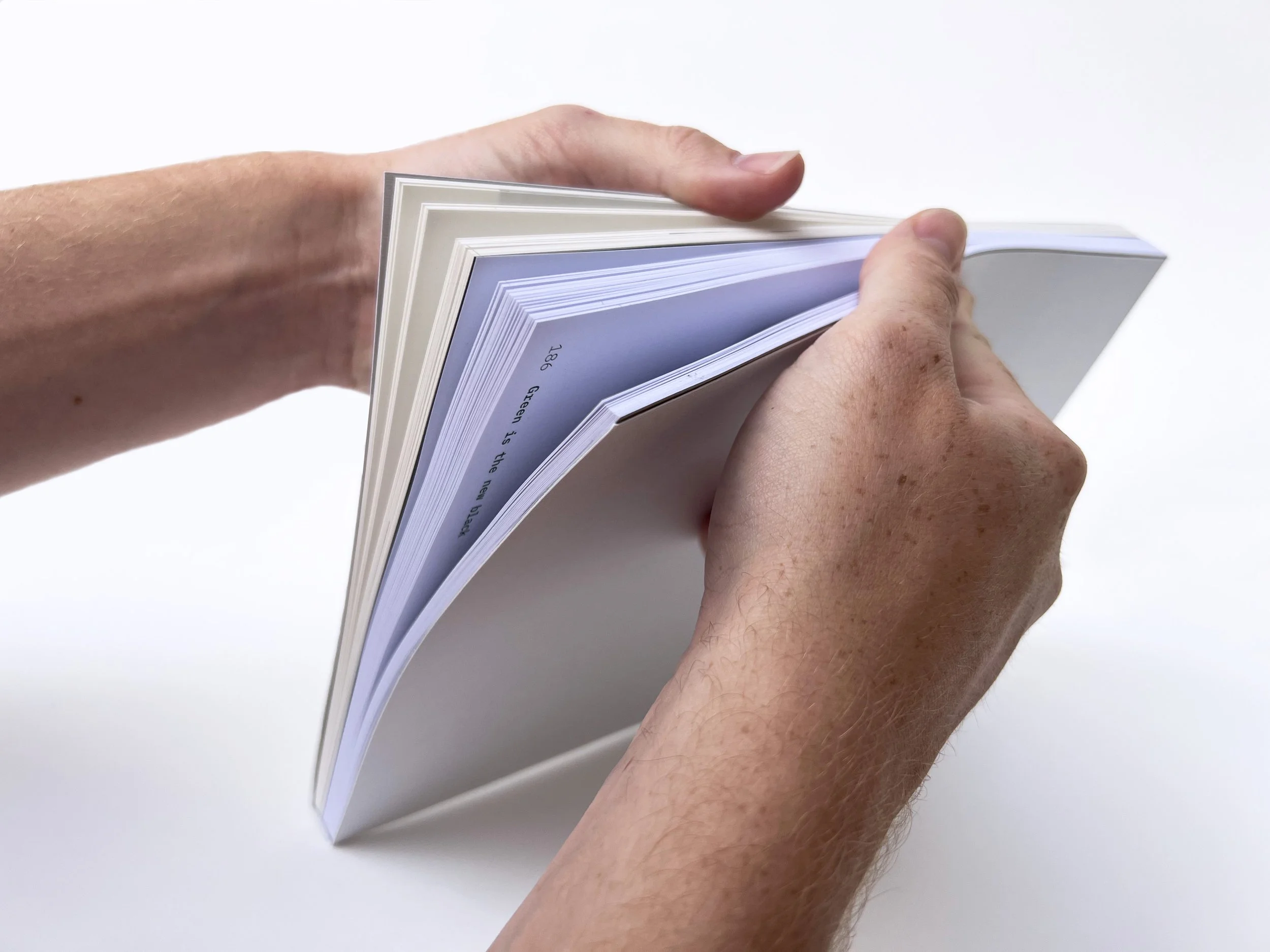 Structure éditoriale mémoire sémiologie fast-fashion graphisme Émilie Broquet