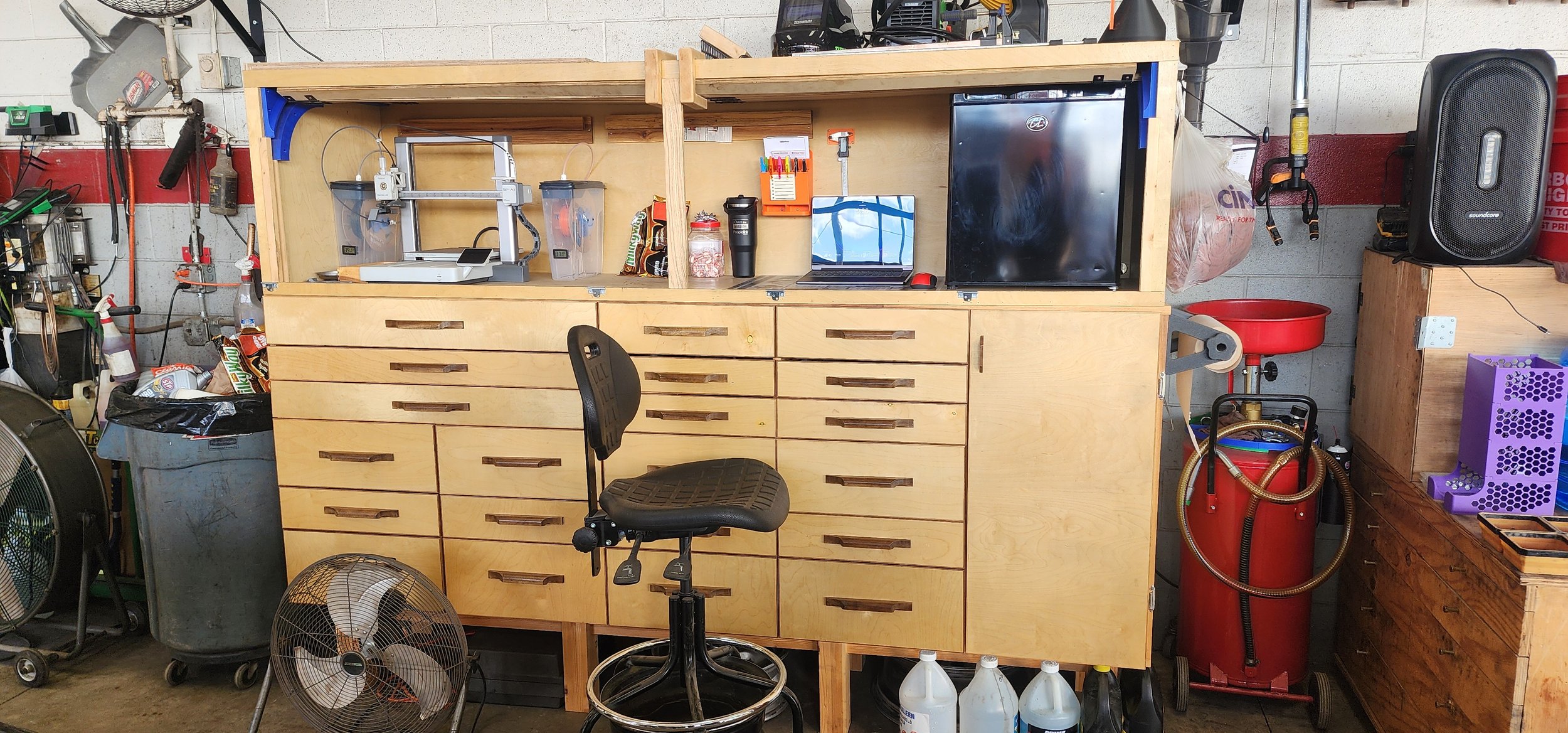 96" Full Bank Custom Toolbox with Hutch