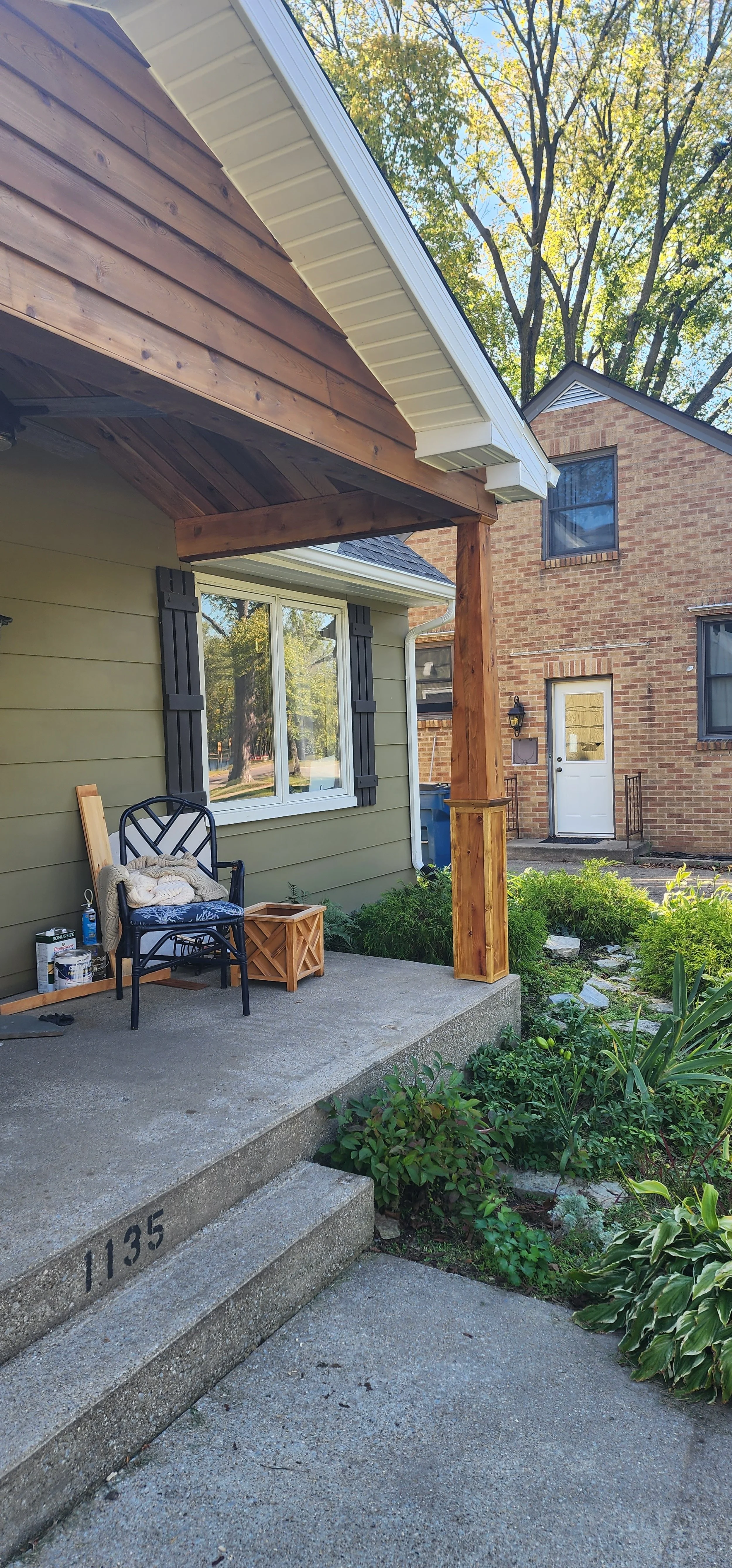 Cedar Siding and Custom Craftsman Posts