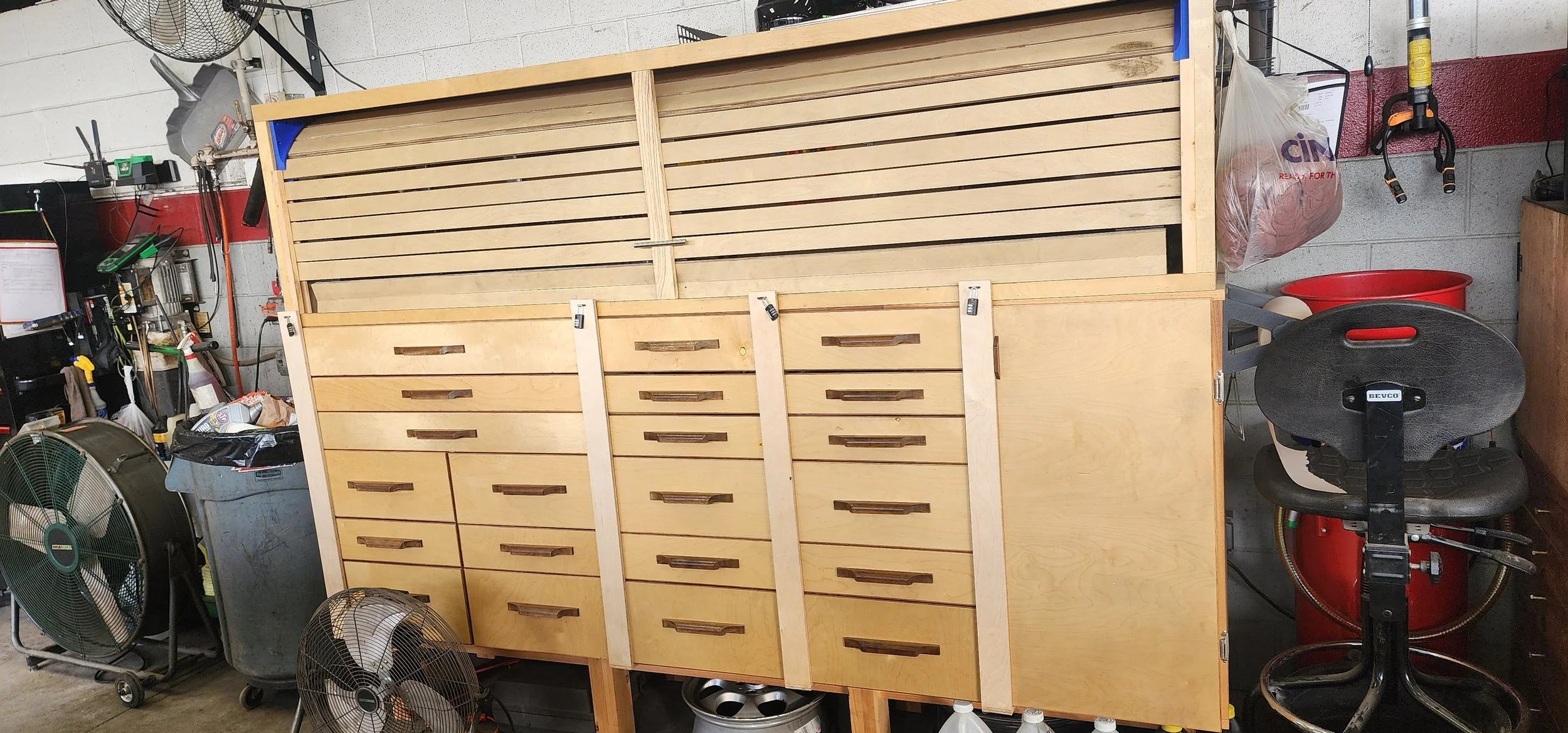 96" Full Bank Custom Toolbox with Hutch