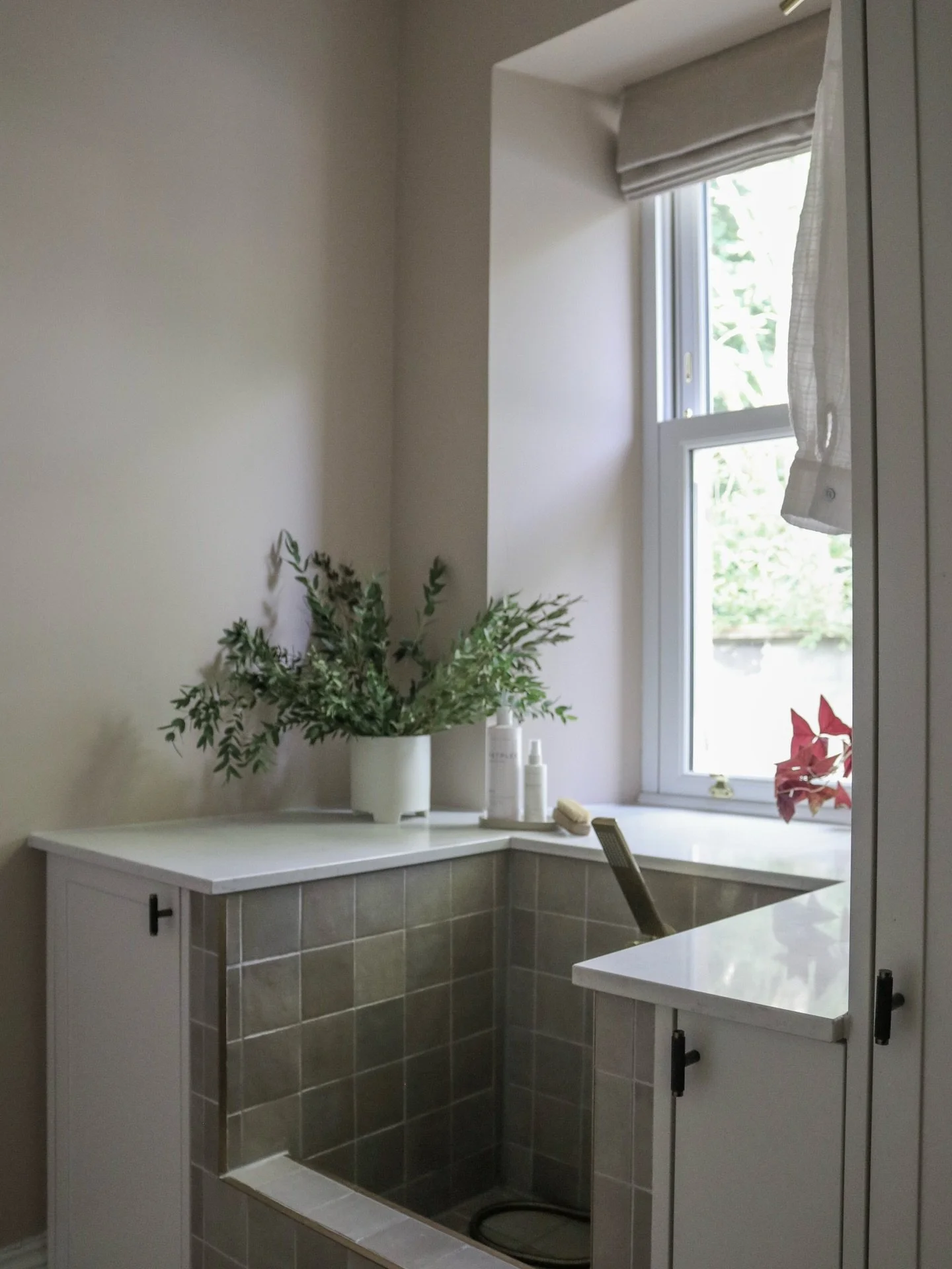 U is for utility.

Utility spaces are often overlooked, but they quietly support the rhythm of everyday life. Laundry, storage, cleaning supplies, all the practical elements that keep a home running smoothly.

When these rooms are thoughtfully planne