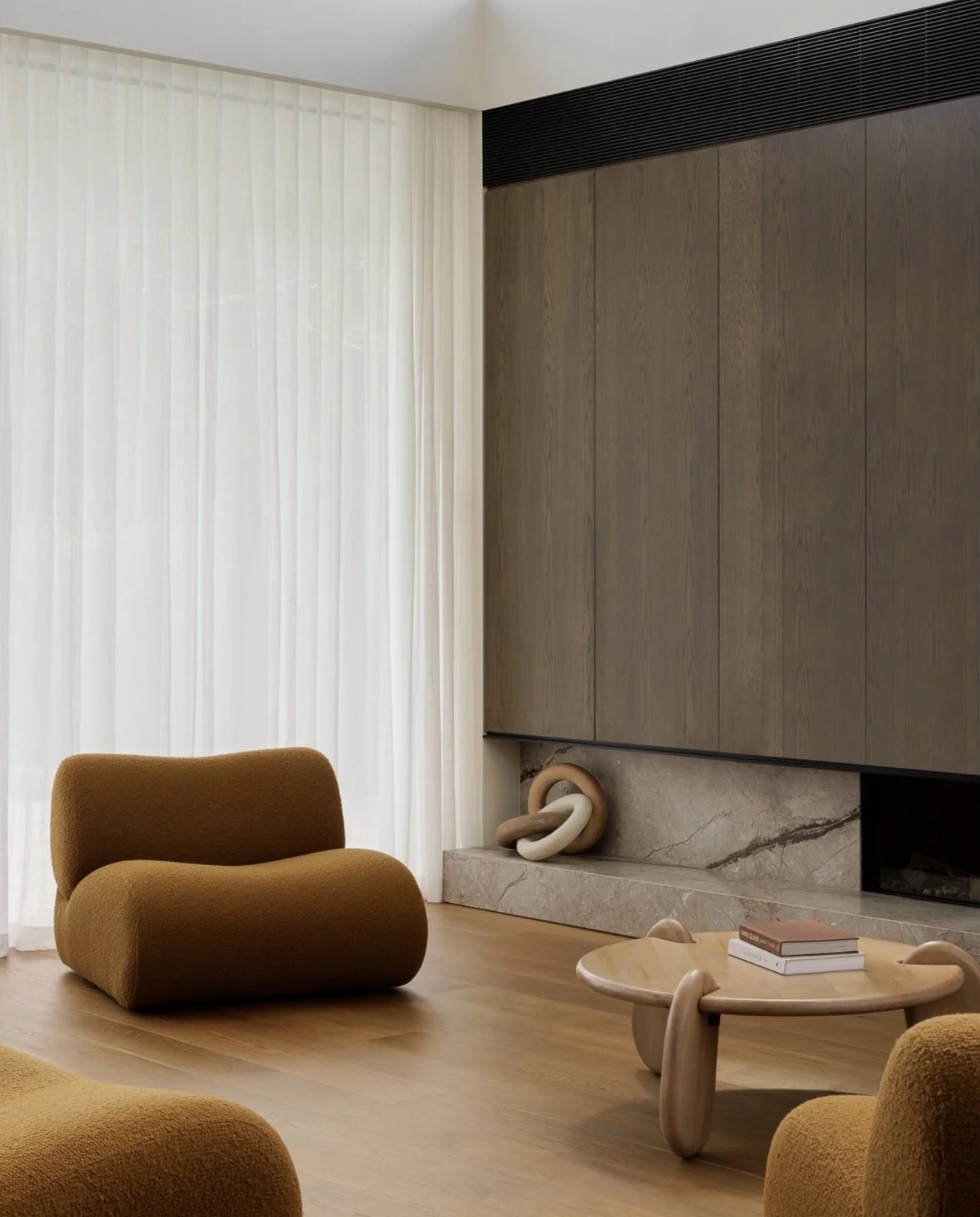 Friday favourites.

A few things we have been drawn to this week. Pieces that feel considered, useful and easy to live with.

Design that does not ask for attention, but quietly improves the way a space works and feels.

Often, it is the small detail