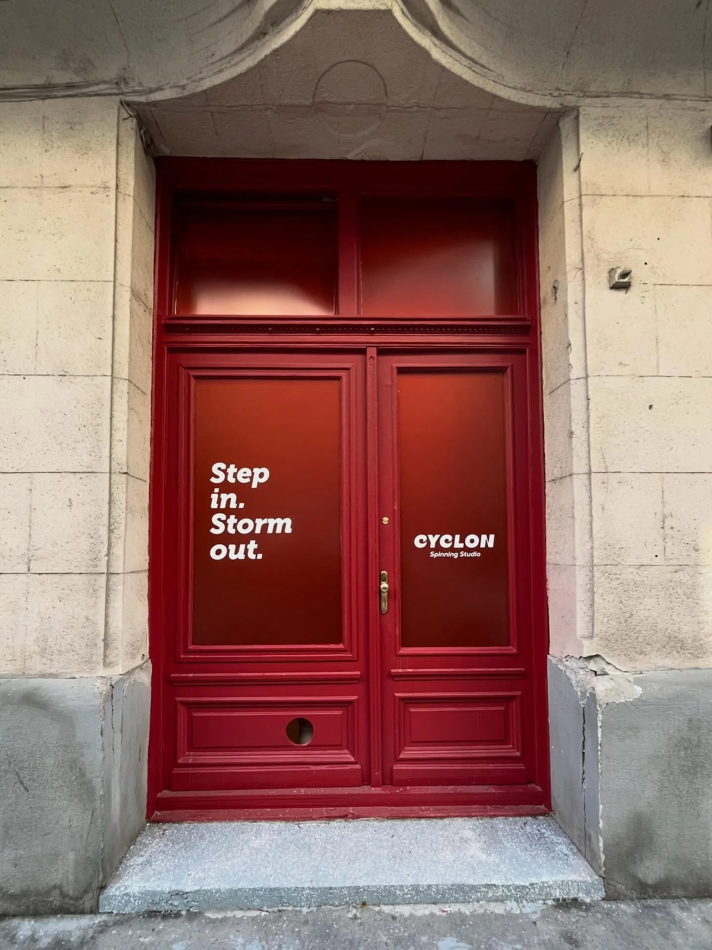 Finally our door is as cute as the interior! 🥳