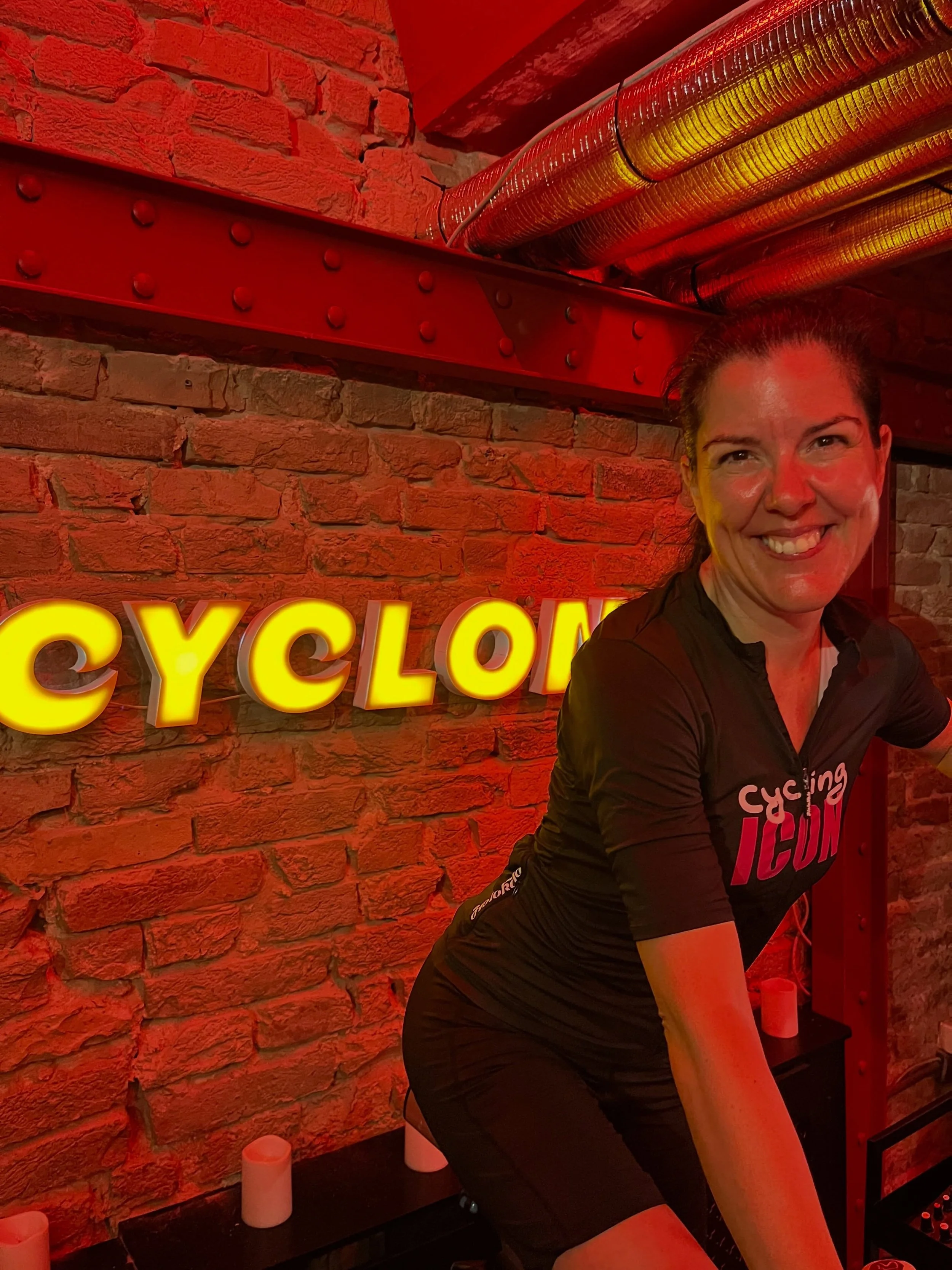 Anita Farkas is a molecular biologist with a PhD in immunology, the newest member of our CYCLON family! Her smile and energy is absolutely contagious and sweat proof, no one is immune to it! 🔥