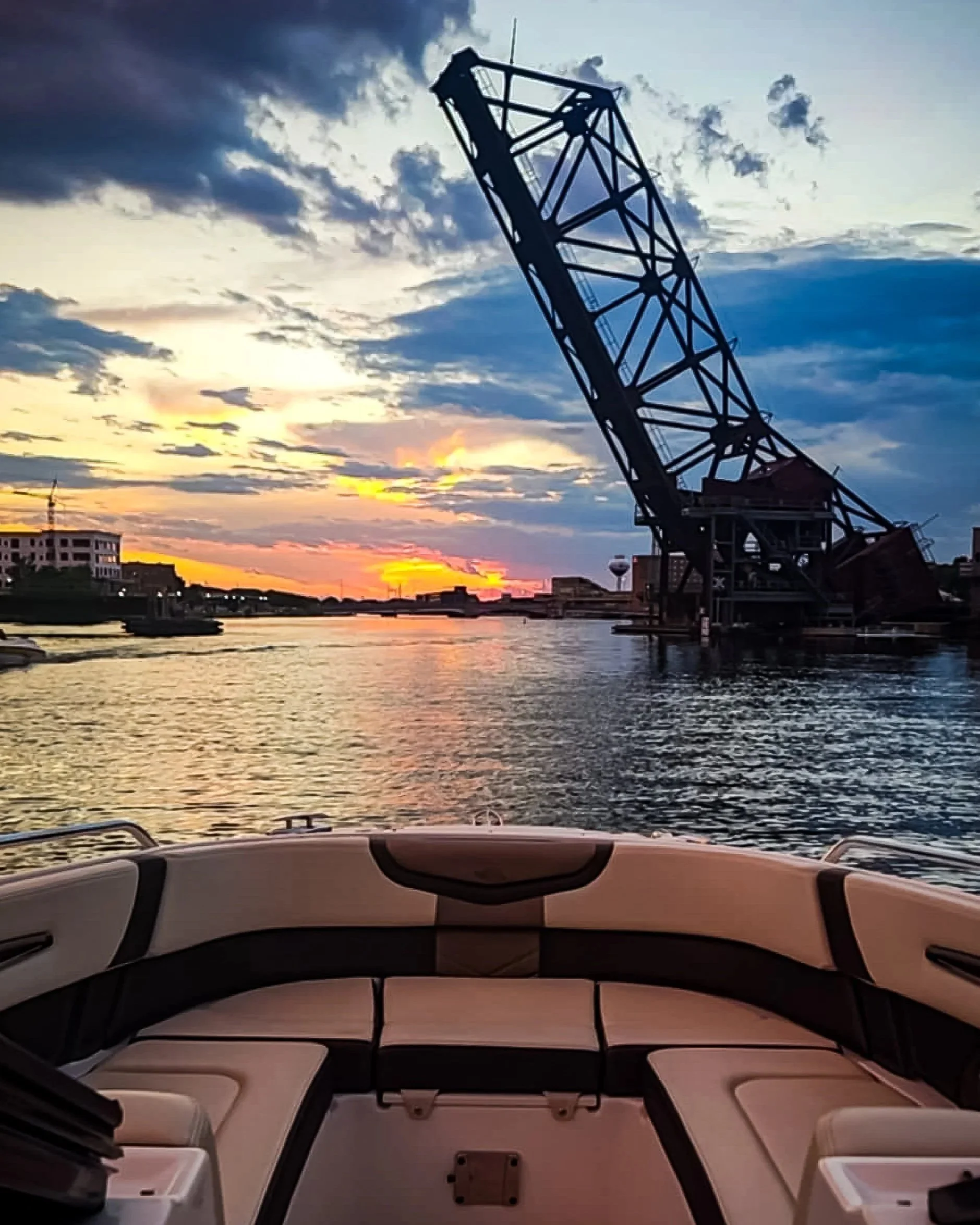 Boat Rentals in Oshkosh: What to Know Before You Book