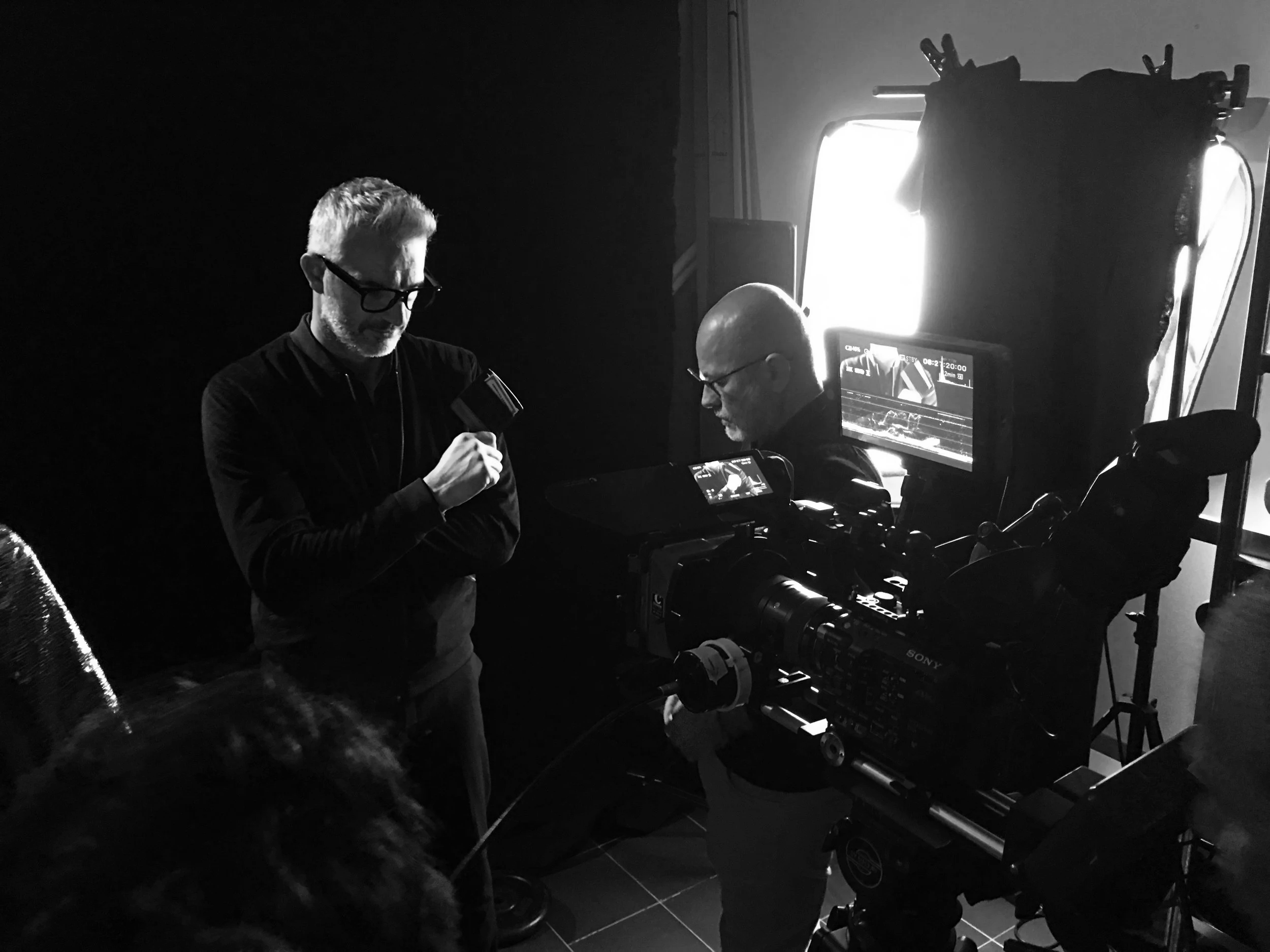 lorenzo cecchinelli, direttore creativo indipendente, esperto di shooting, fotografia, video making,  direzione creativa, set design, content strategy, social, piano editoriale