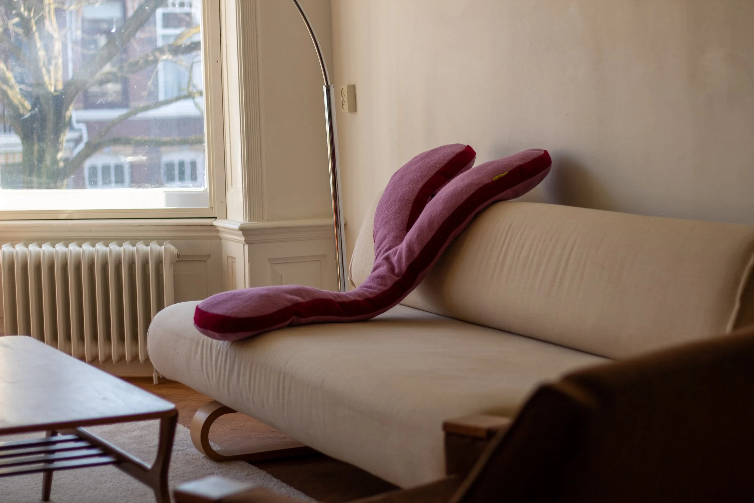 26SS012S_web_support_01 .jpg