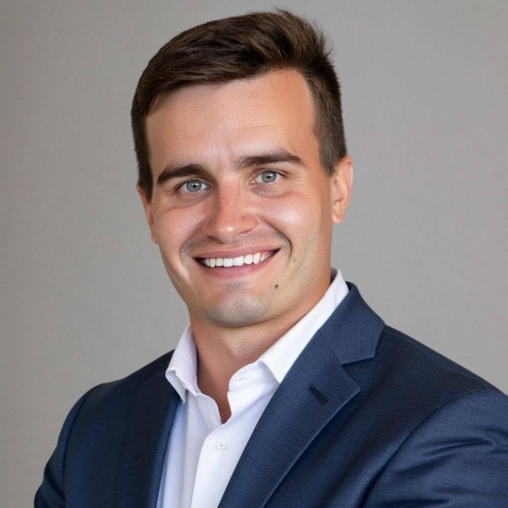 A headshot of Louis Frank