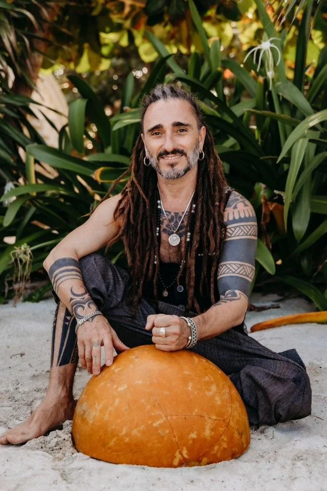 RAFFA MARTINEZ Y DANIELA HILL