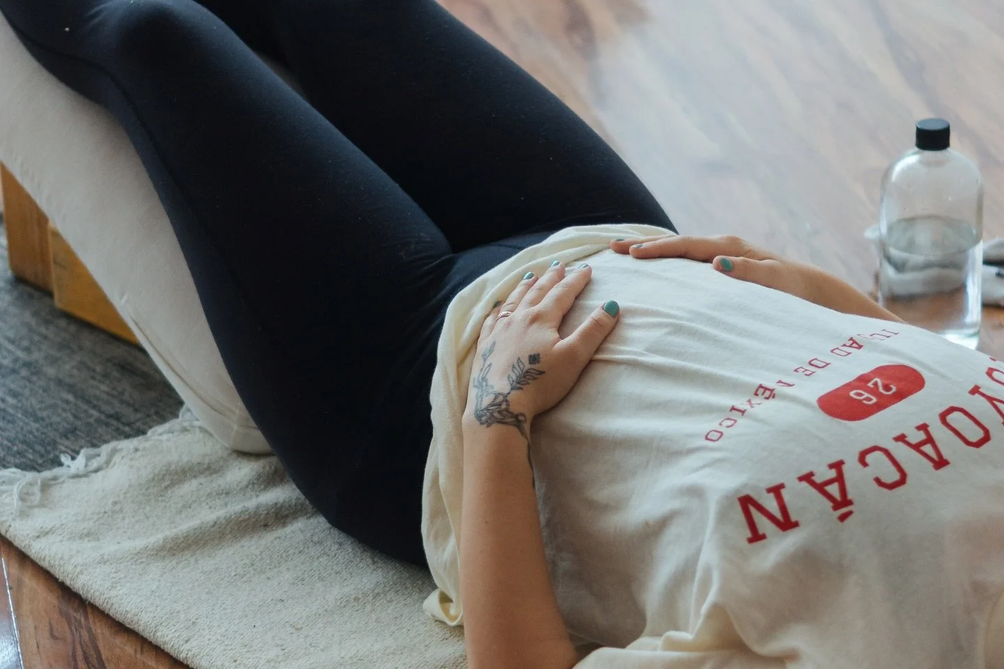 Crear espacio para crear vida 🤍

Un momento para soltar, conectar contigo y fortalecer el v&iacute;nculo con tu beb&eacute;. 

Te esperamos en Amma Yoga 🪷

Martes &ndash; 6:00 pm con @conectacontigo_adricherubini 
Jueves &ndash; 11:15 am con @ariad