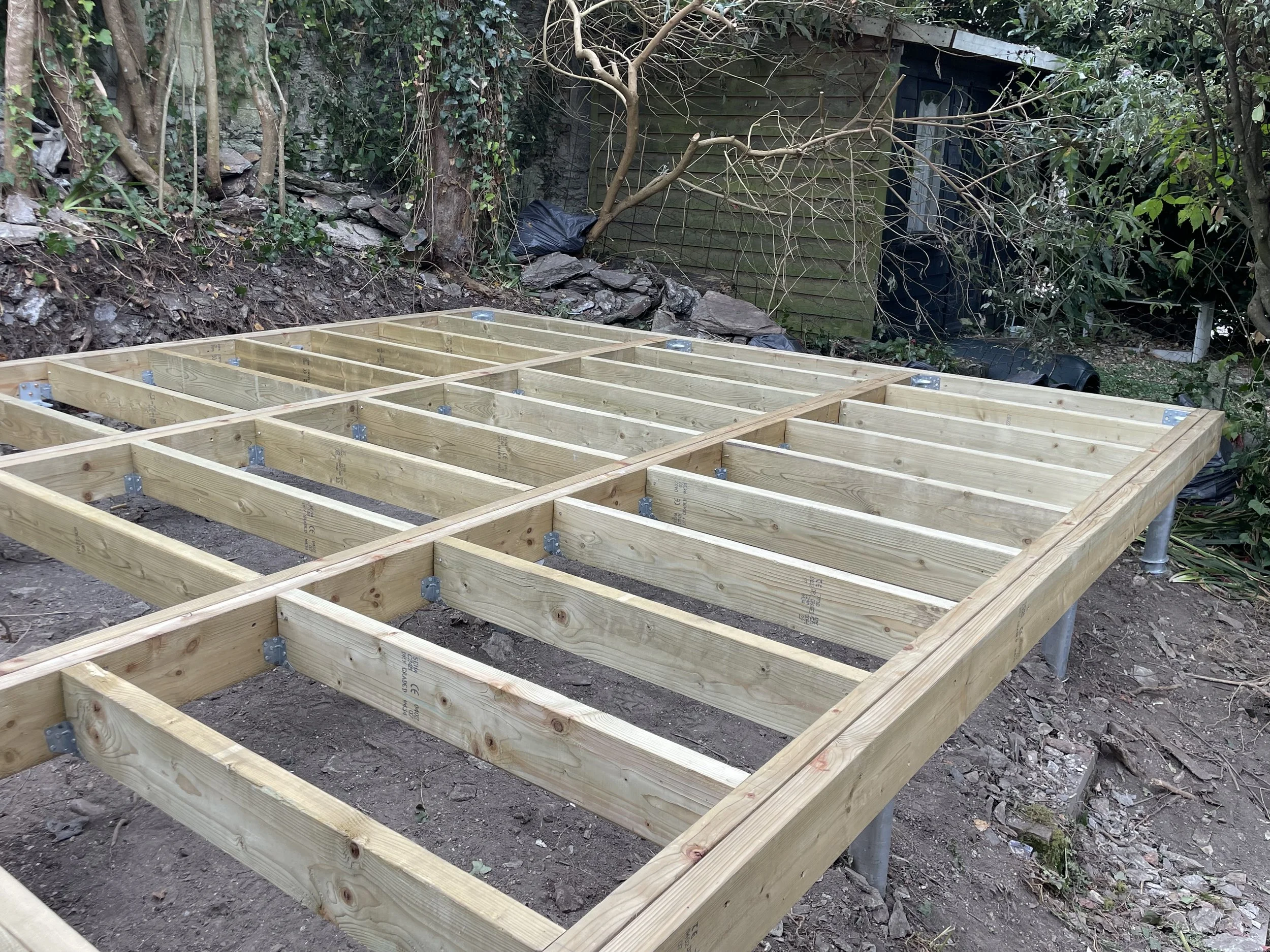 Groundscrew Solutions_gallery_timber bases 19.jpeg