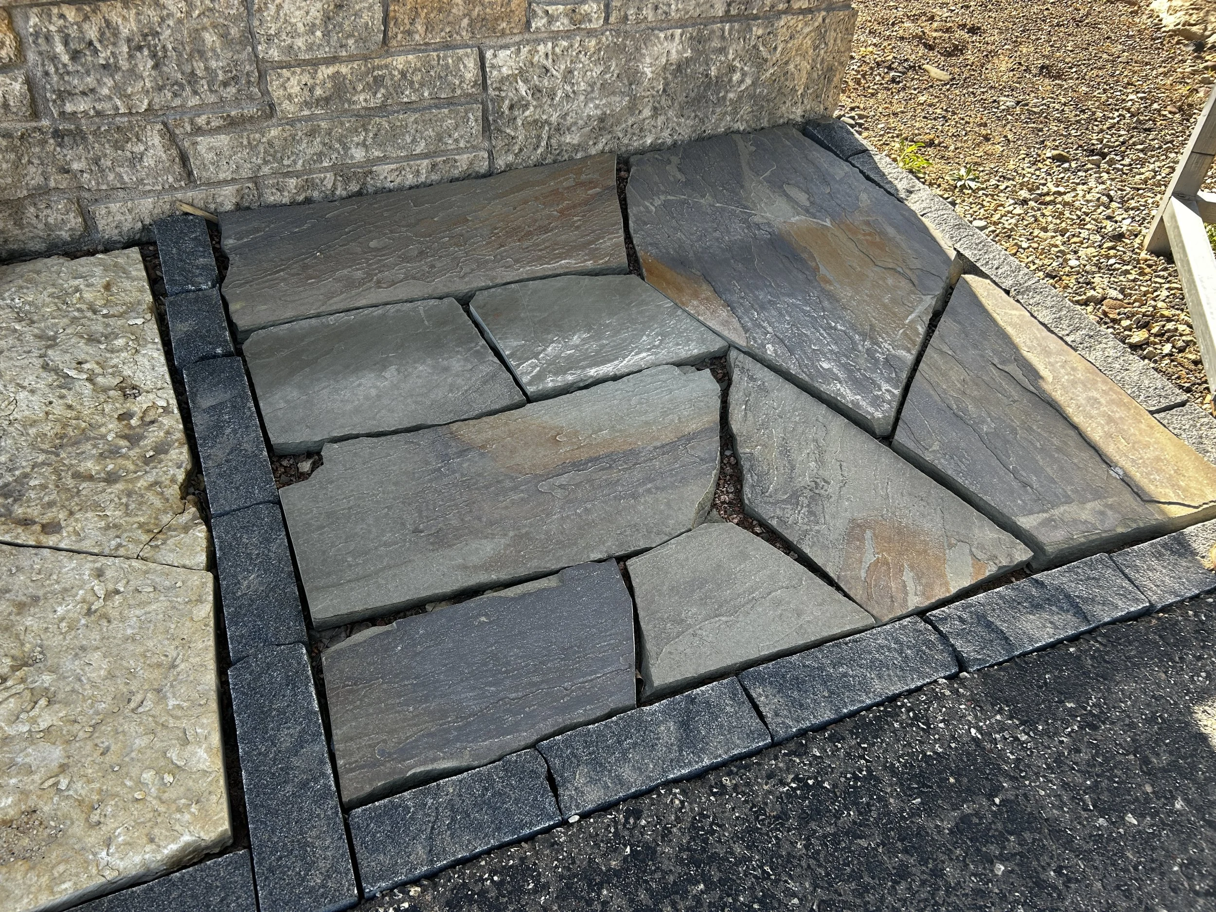 New York Blue Irregular Full Color Natural Cleft Flagstone