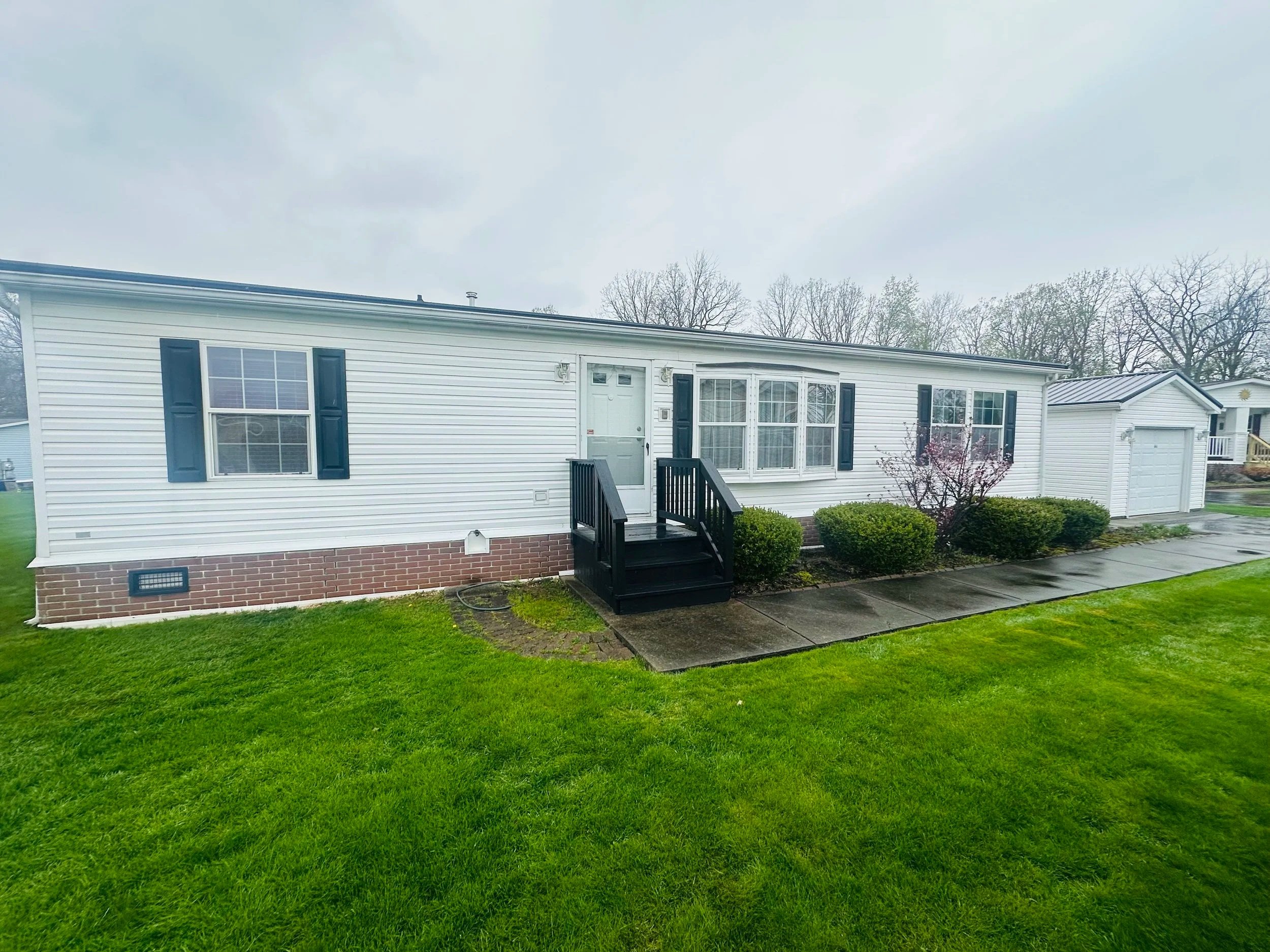 9797 Kingsthorpe Tr ($179,900)
