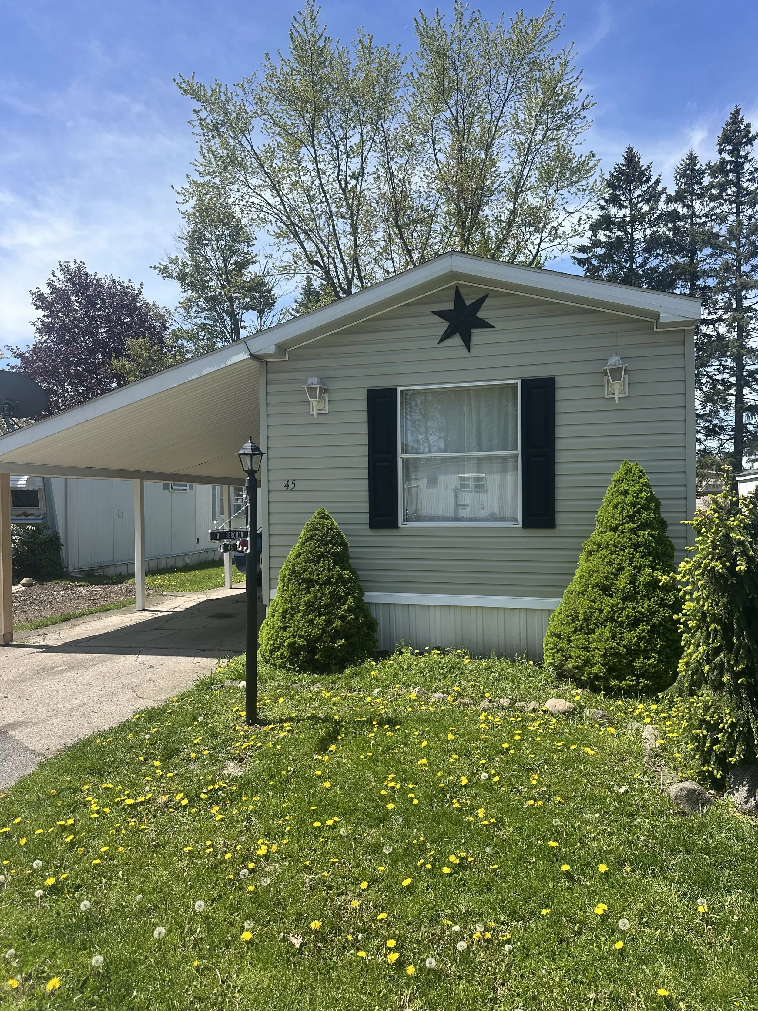 45 Xavier rd, $79,900 - 2004 