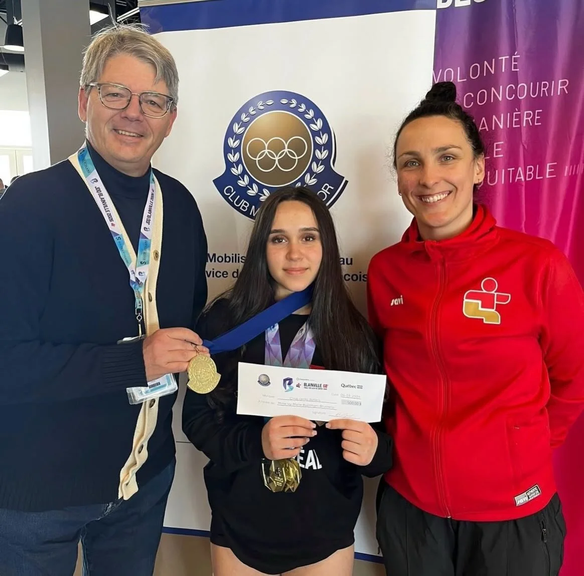 Nous tenons &agrave; f&eacute;liciter Chloe Addona, Ivy Marie Buzinhani Brustello et William Raggo qui ont particip&eacute; aux Jeux du Qu&eacute;bec de Blainville.

Chloe a remport&eacute; 3 m&eacute;dailles d&rsquo;argent dans les moins de 44kg et 