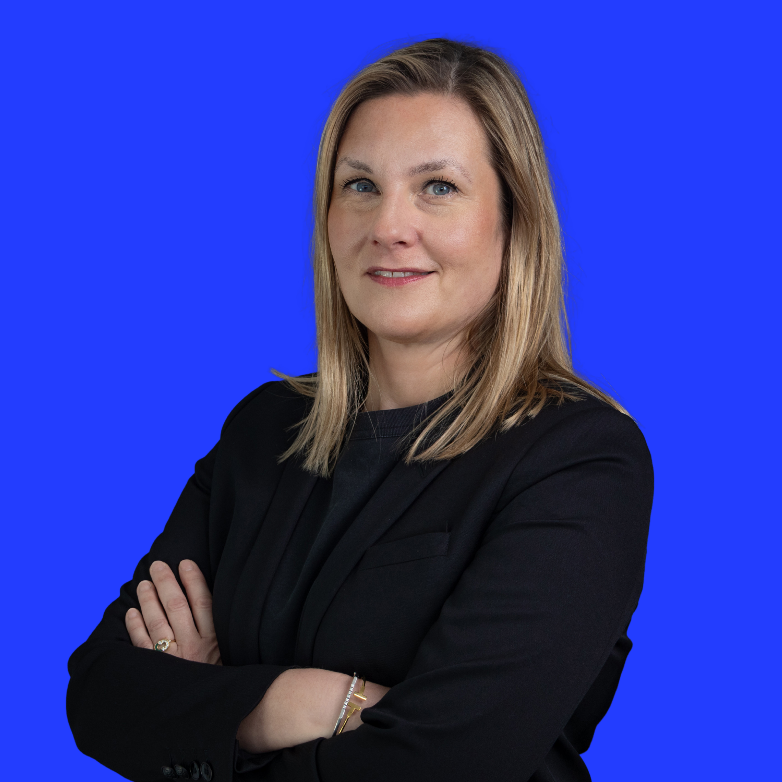 Professionelles Bild von Silke Blum, CAIA Expertin für Markting, Content, Brand im Asset Management