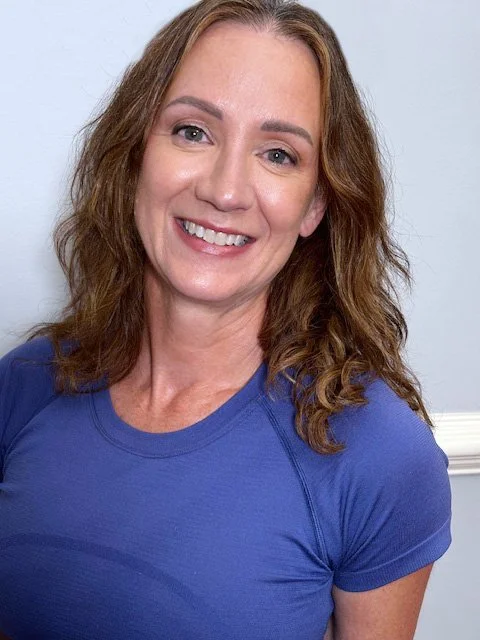 Mary Beth Blend offers clients a 6-week scoliosis treatment program, offering an exercise plan fit for their unique spinal curve, so they can reduce pain and improve quality of life longterm. Virtual scoliosis treatment sessions available!