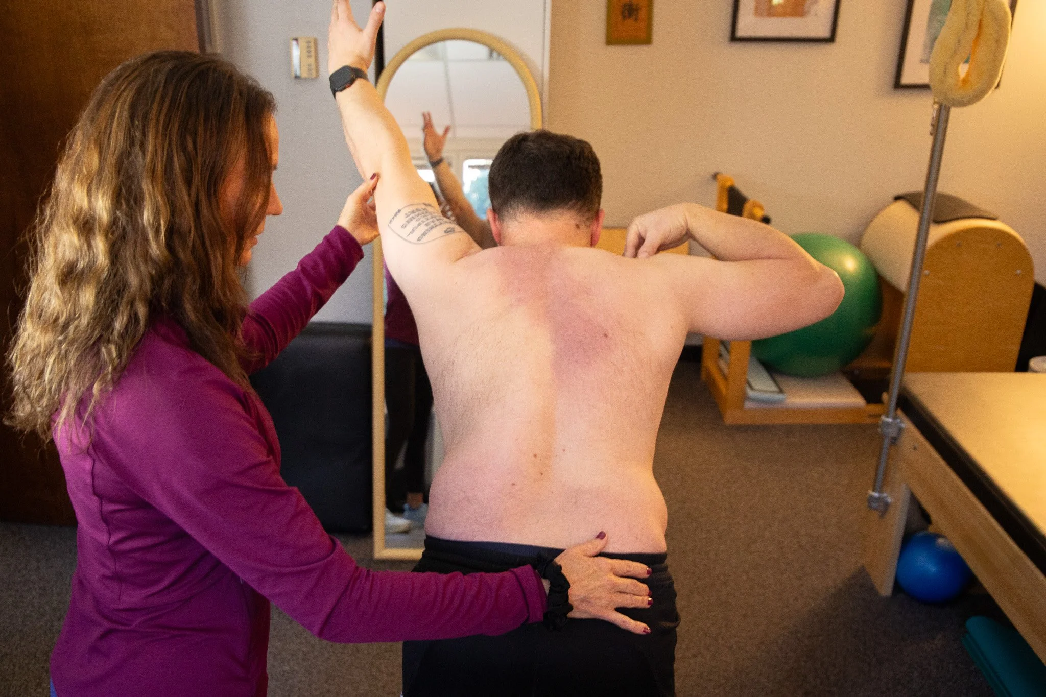 Mary Beth Blend offers clients a 6-week scoliosis treatment program, offering an exercise plan fit for their unique spinal curve, so they can reduce pain and improve quality of life longterm. Virtual scoliosis treatment sessions available!
