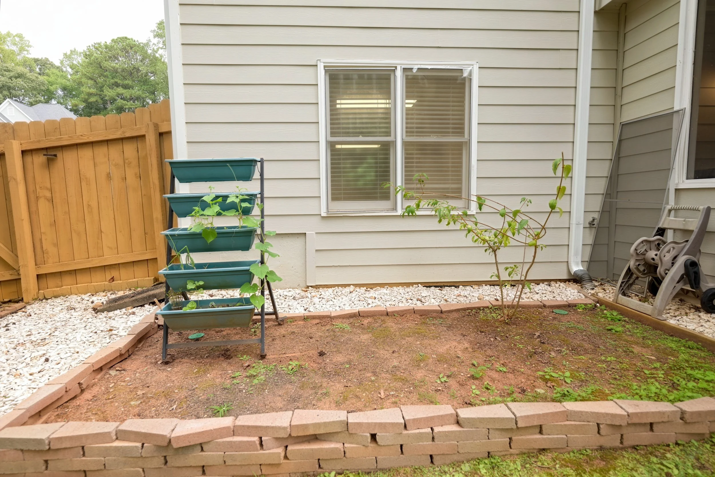 1055_whtrail_exterior_7.jpg