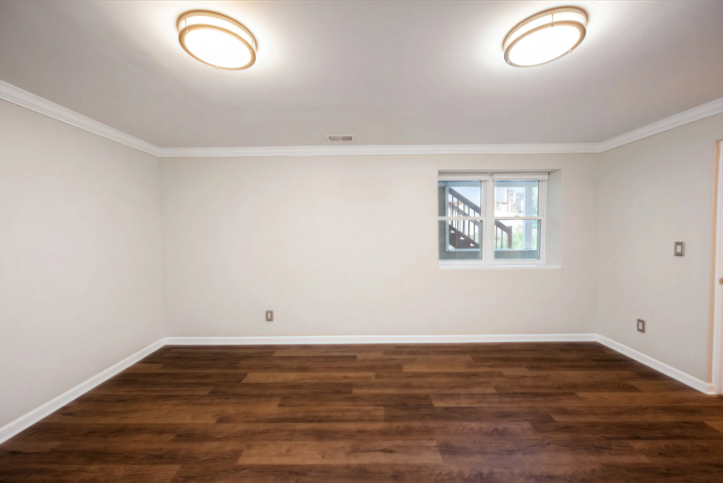 1055_whtrail_basement_bedroom 3.jpg