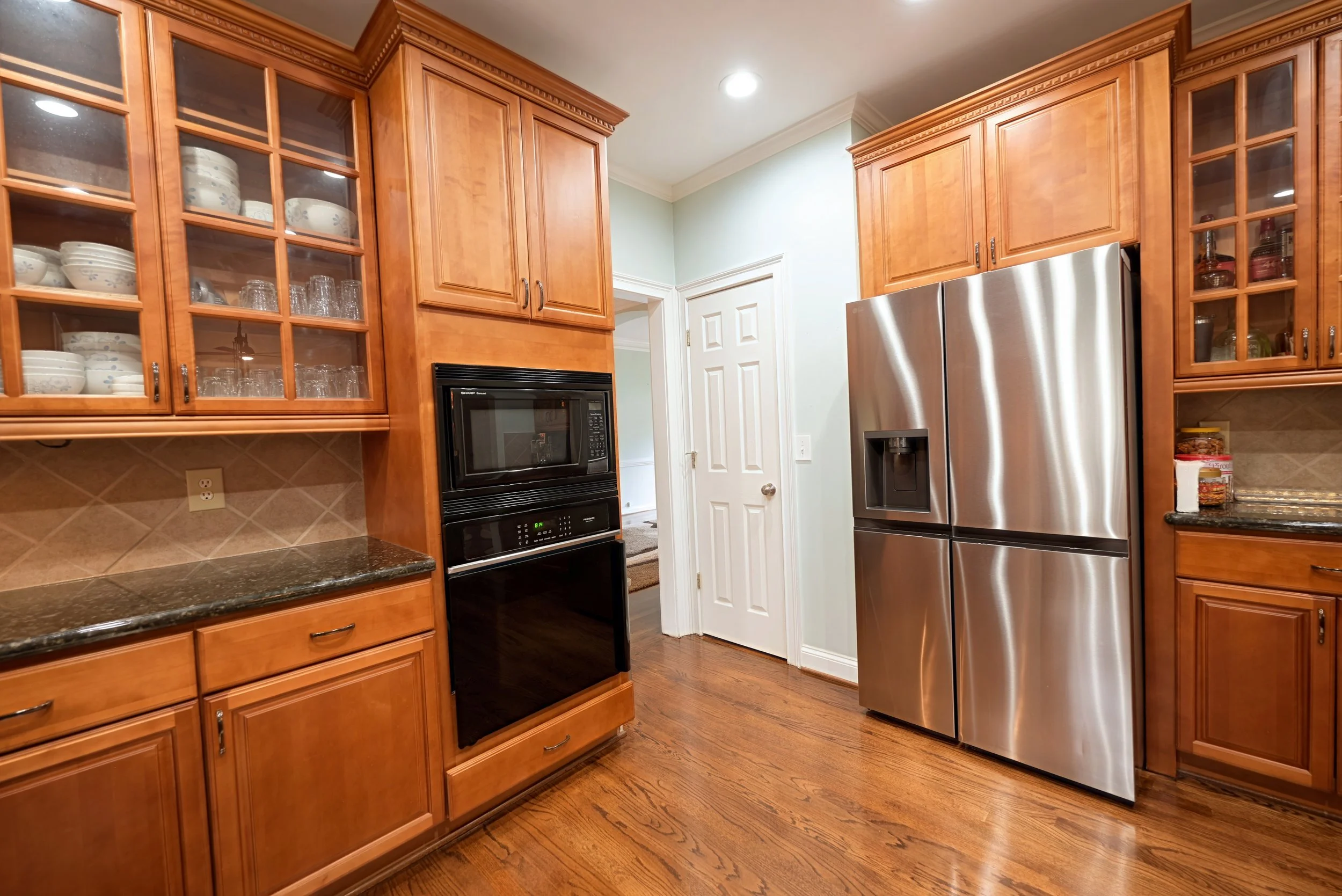1055_whtrail_kitchen_1.6.jpg
