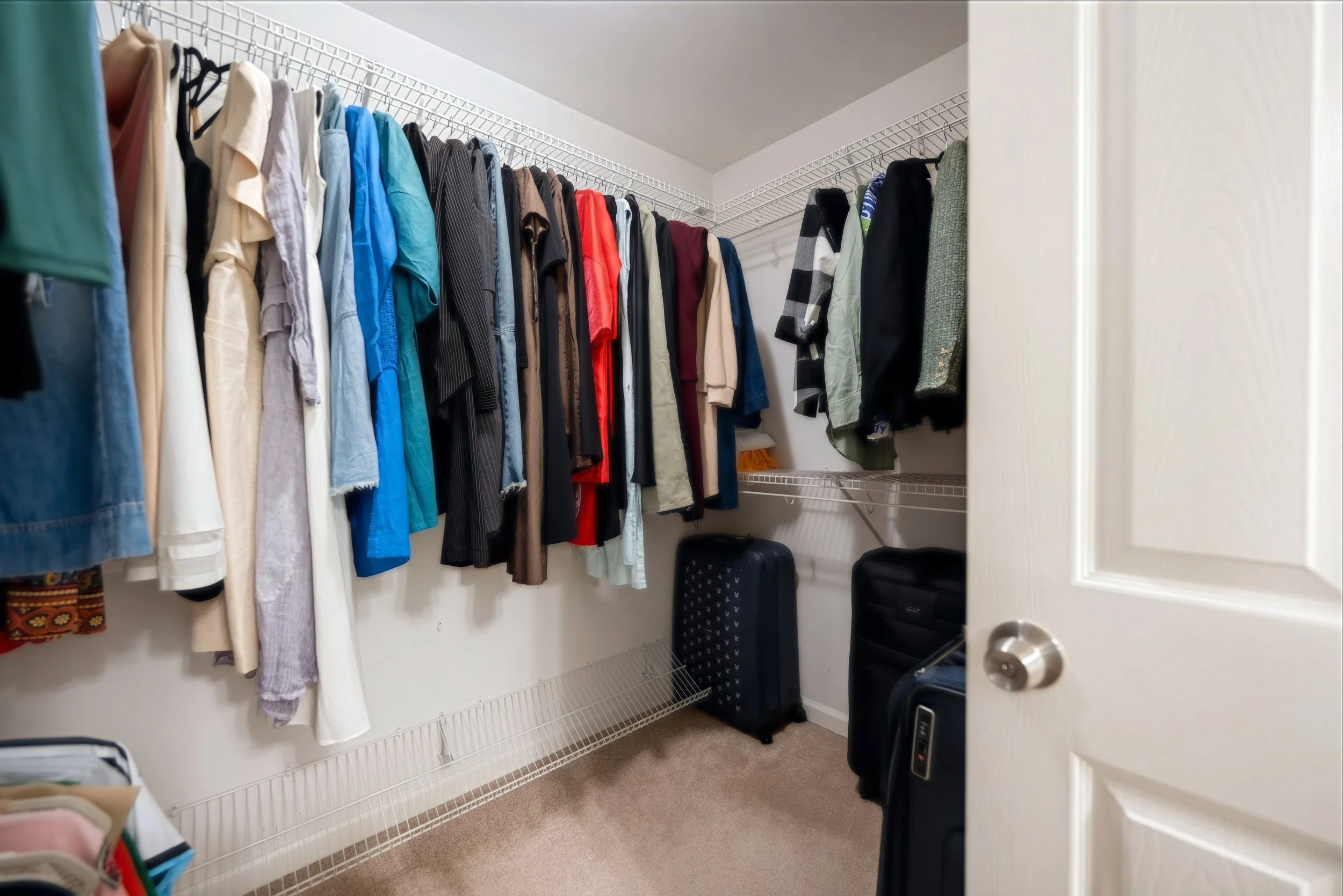 1055_whtrail_closet.jpg