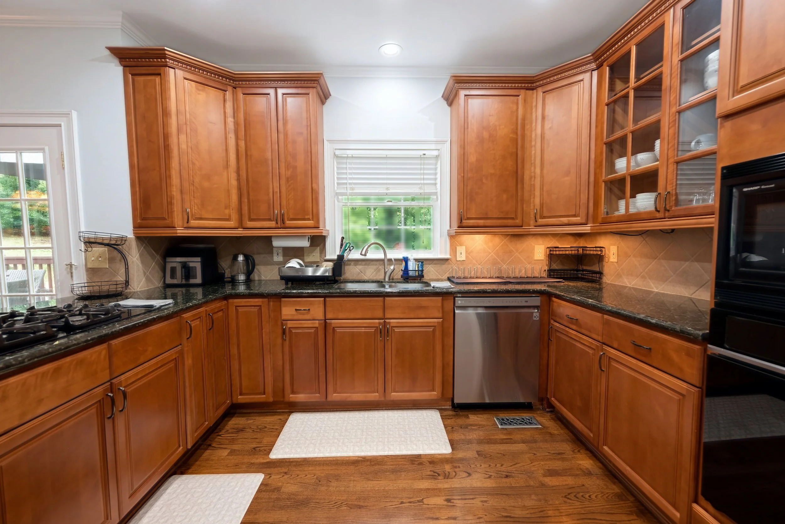 1055_whtrail_kitchen_1.3.jpg