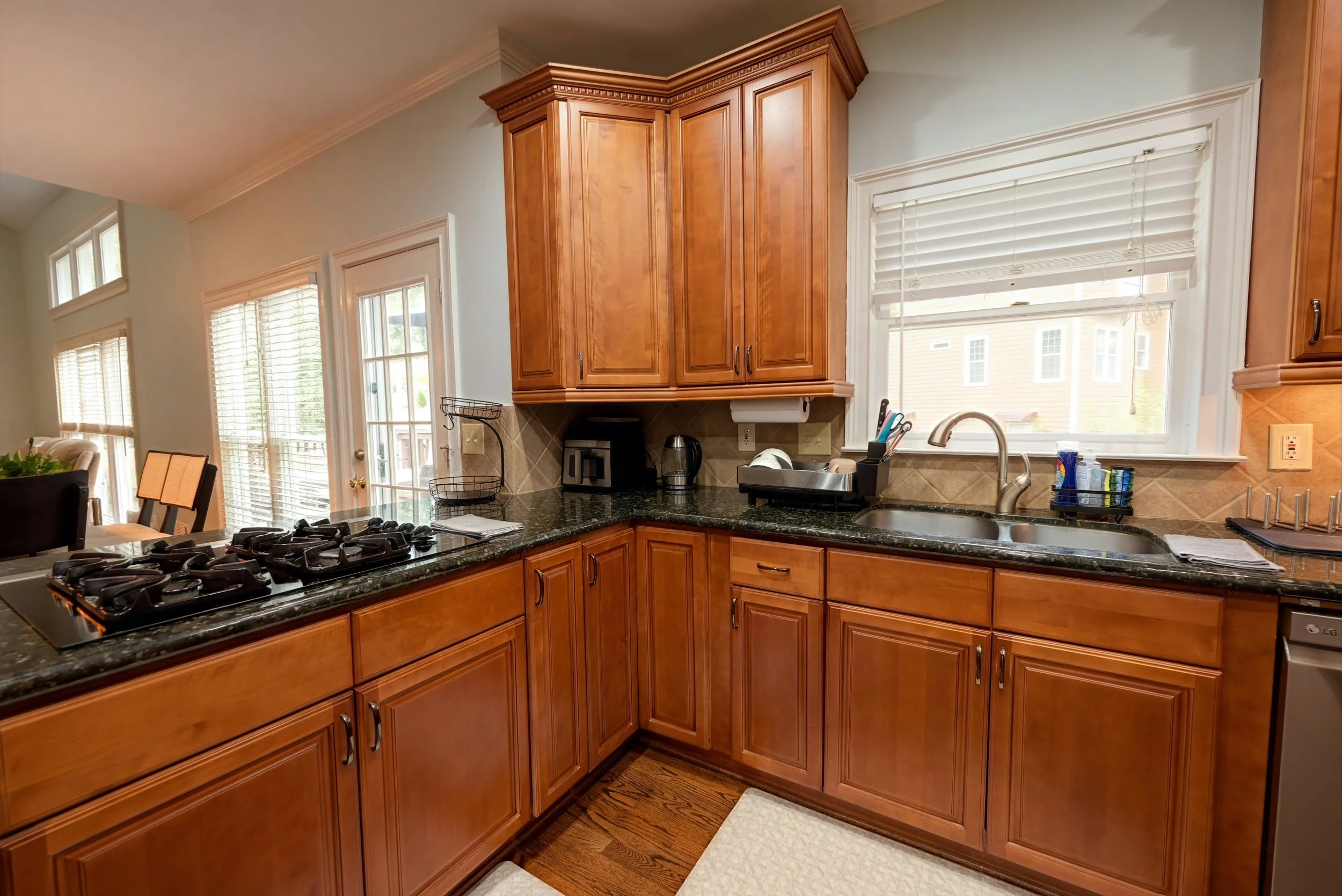 1055_whtrail_kitchen_1.4.jpg