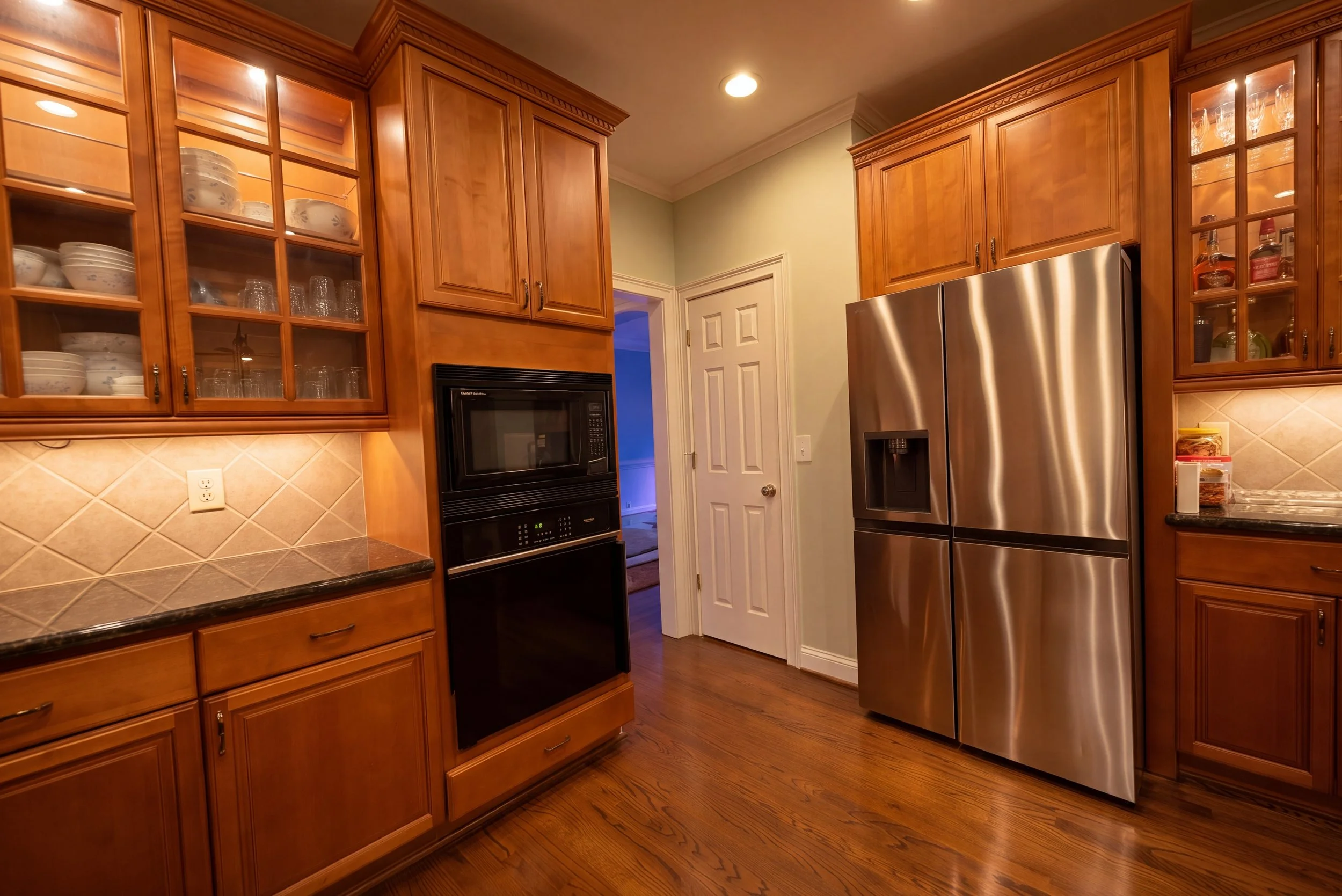 1055_whtrail_kitchen_1.6_dusk.jpg
