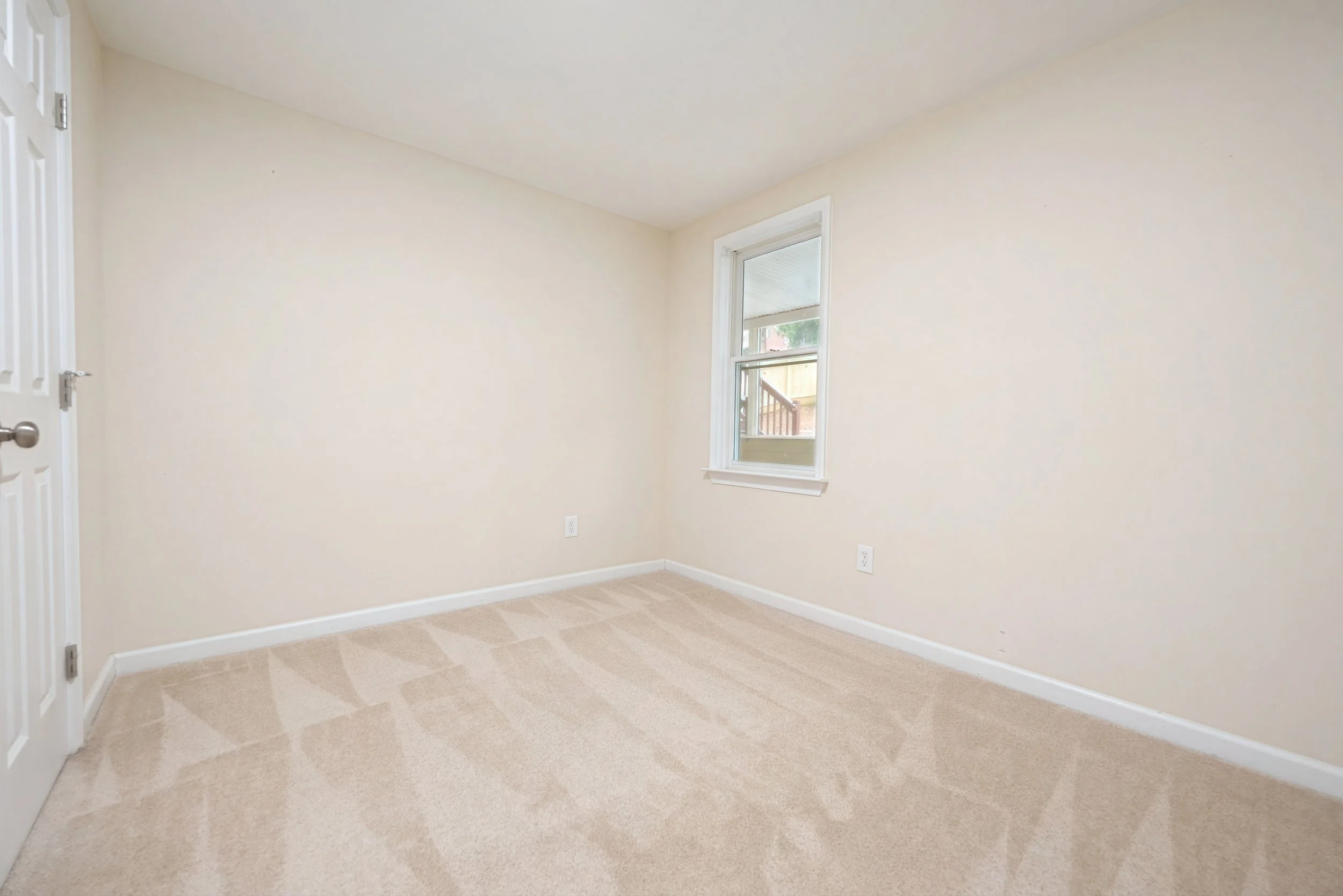 1055_whtrail_basement_4.jpg