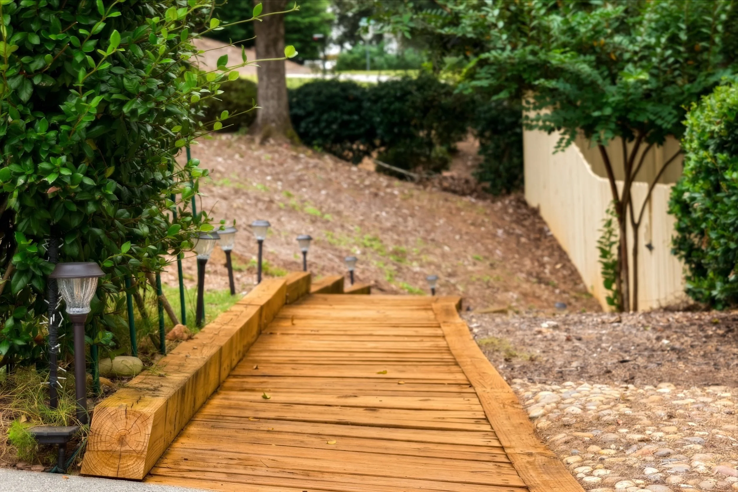 1055_whtrail_exterior_16.jpg