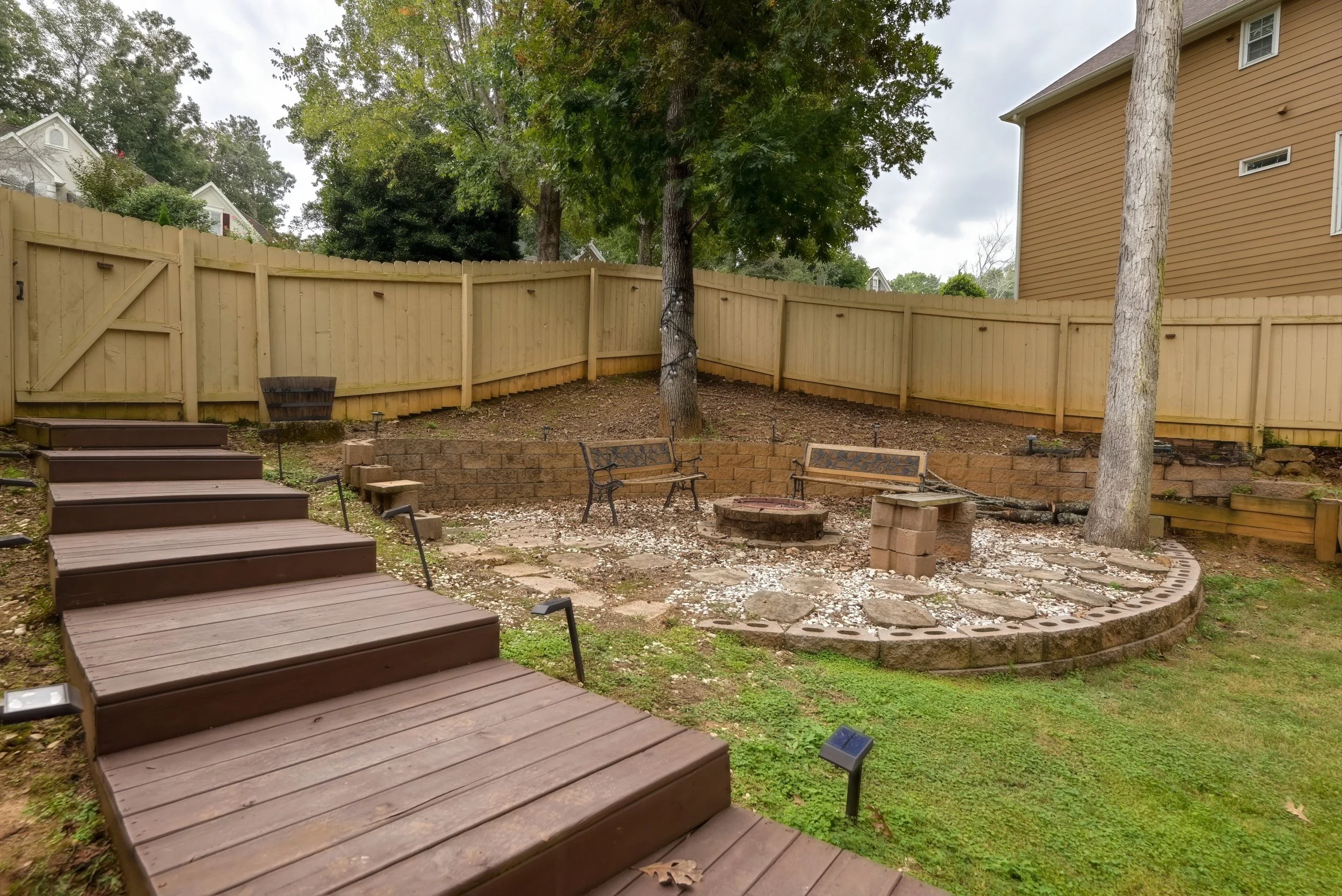 1055_whtrail_fire_pit2.jpg