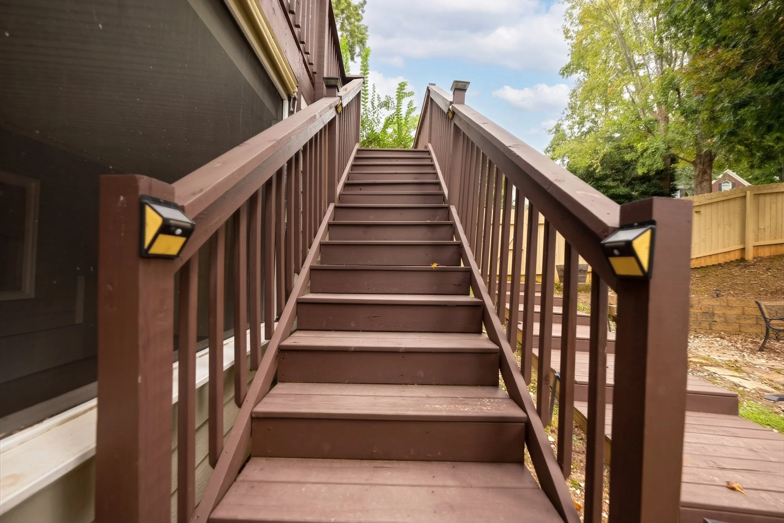1055_whtrail_deck_steps.jpg