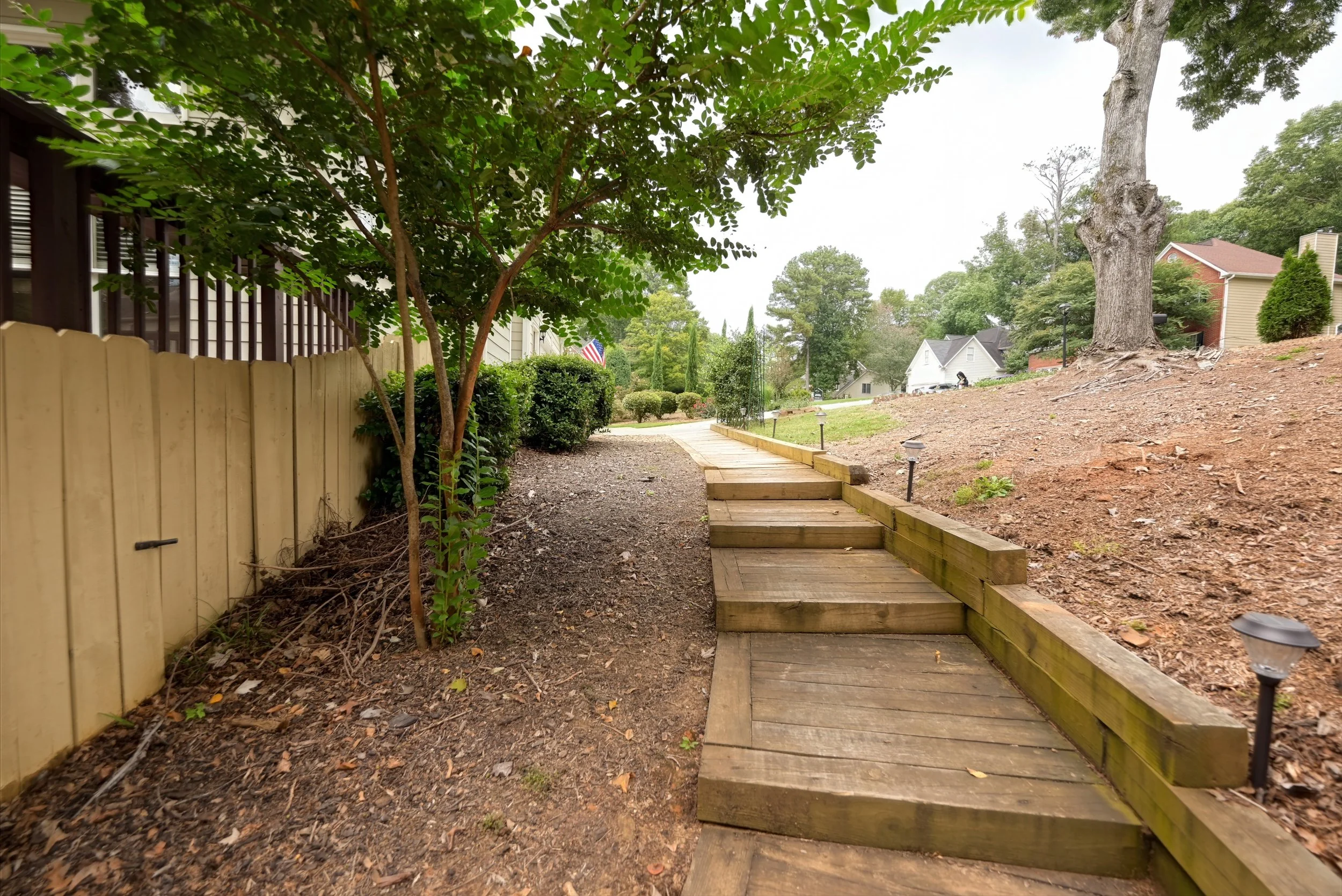 1055_whtrail_exterior_10.jpg
