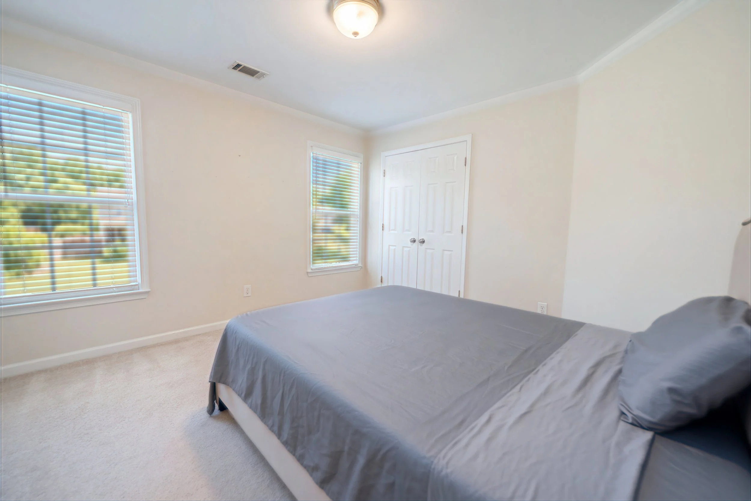 1055_whtrail_bedroom_3.1.jpg