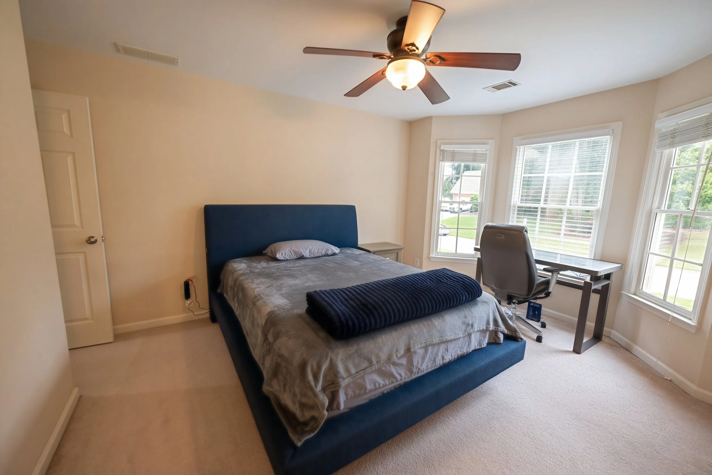 1055_whtrail_bedroom_2.1.jpg