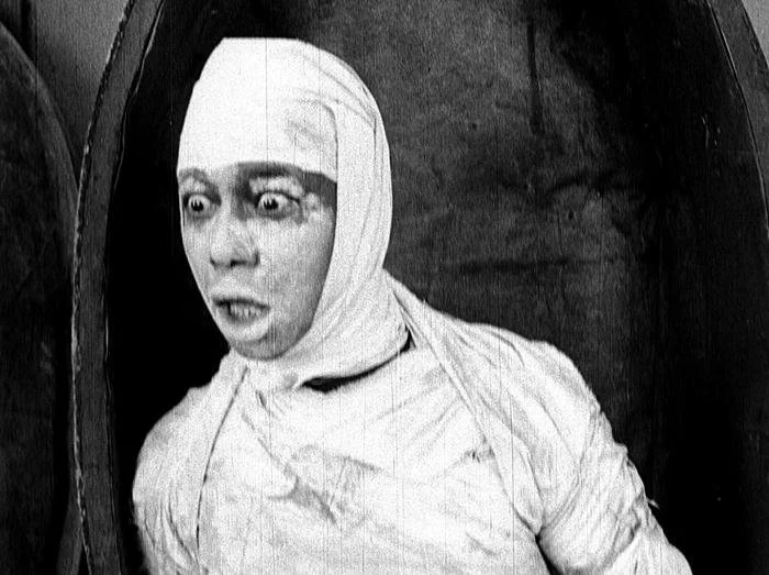 Mercy The Mummy Mumbles (1918)