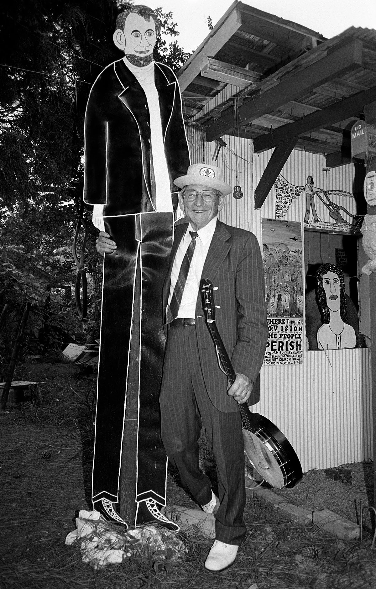 Rev Howard Finster with Abraham Lincoln.jpg