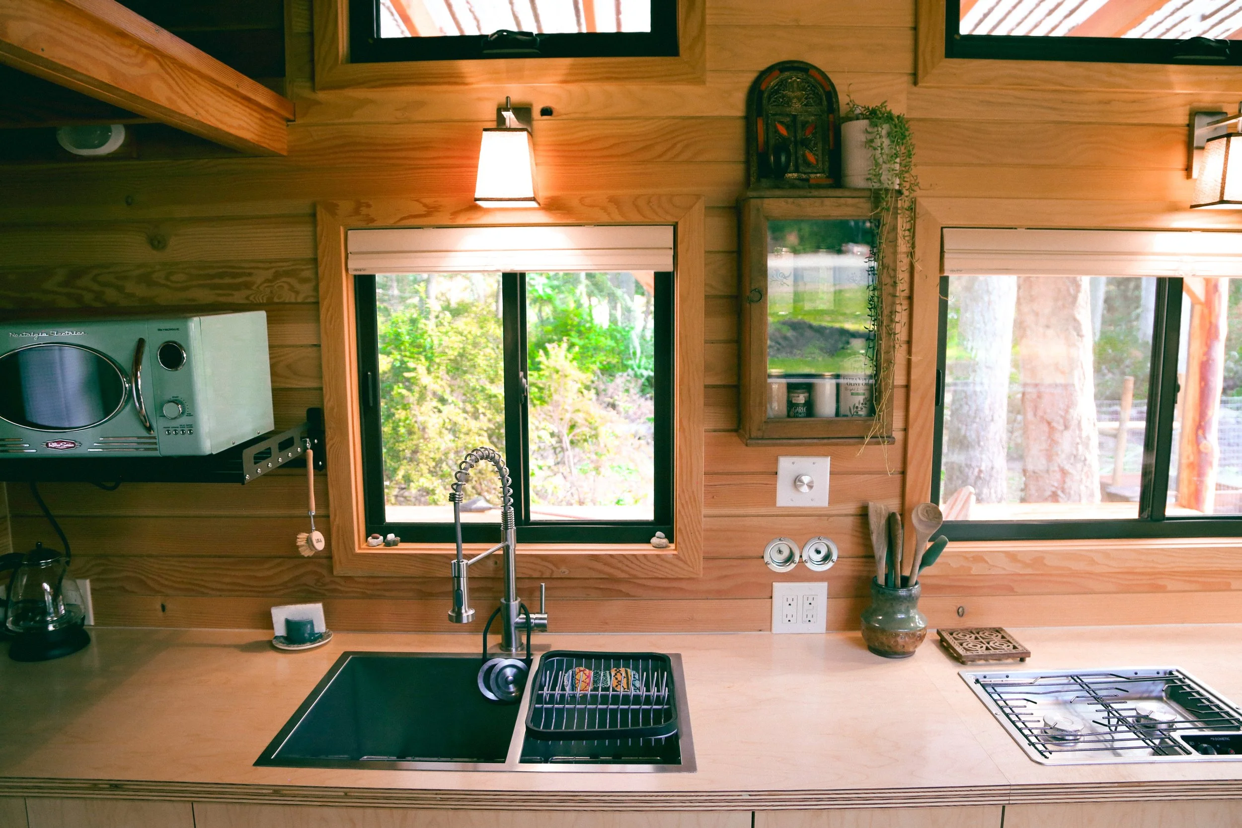 6. kitchen detail.jpg