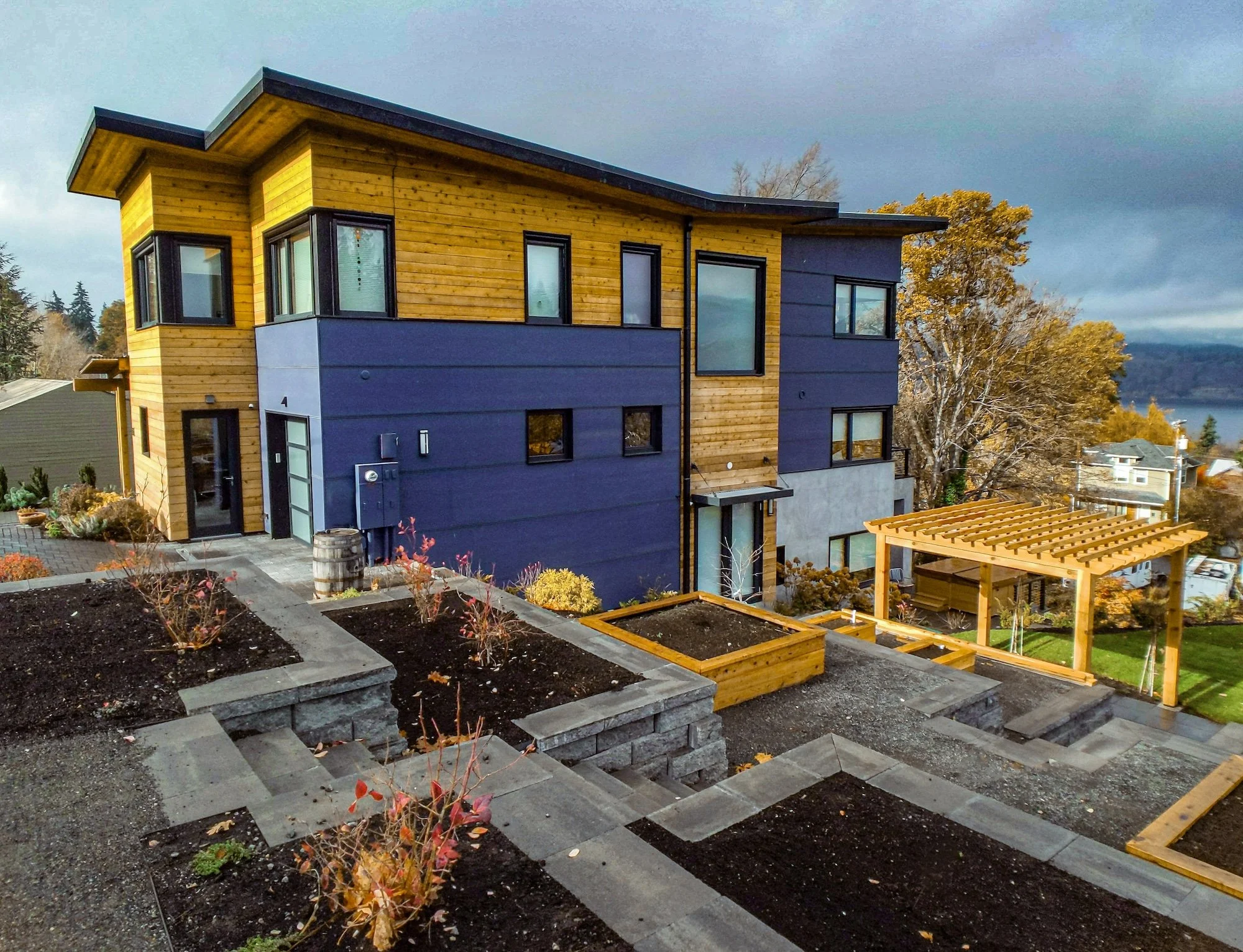05_roth_side-yard_20191112.jpg