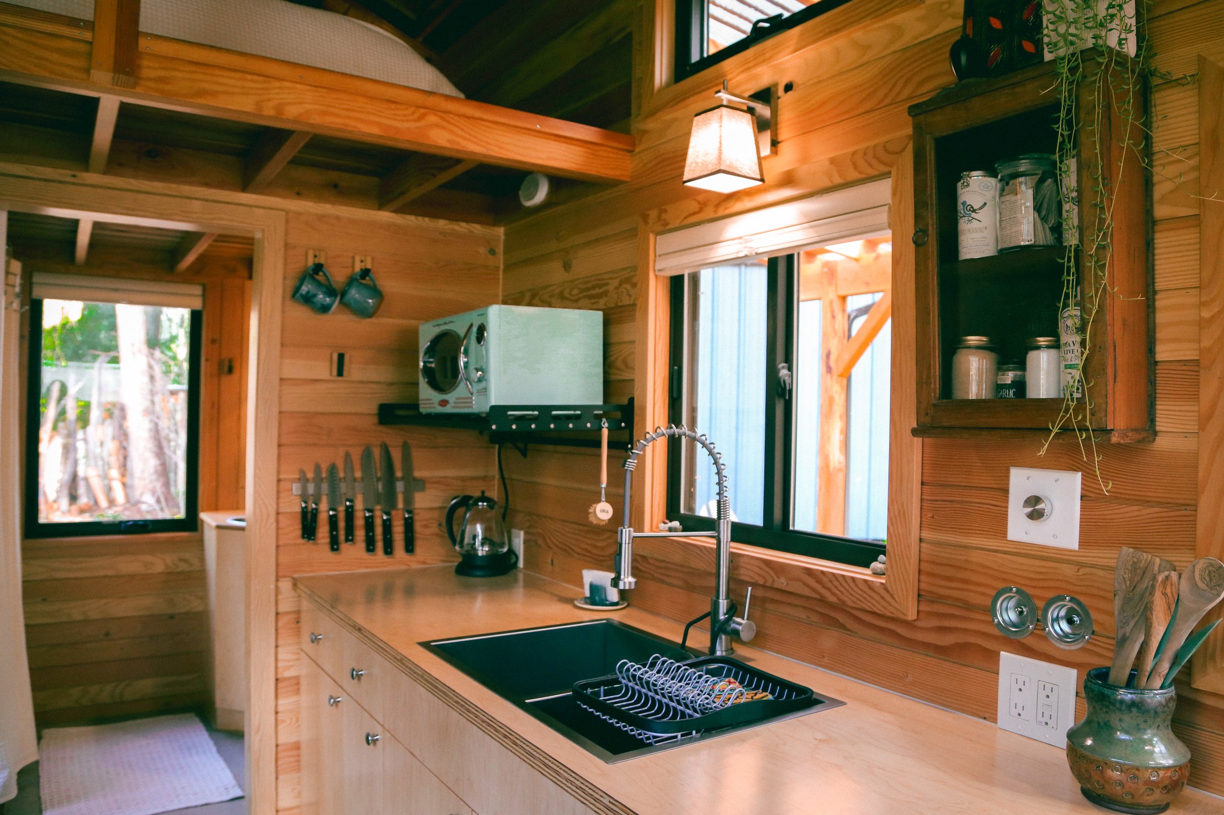 5. kitchen detail 2.jpg