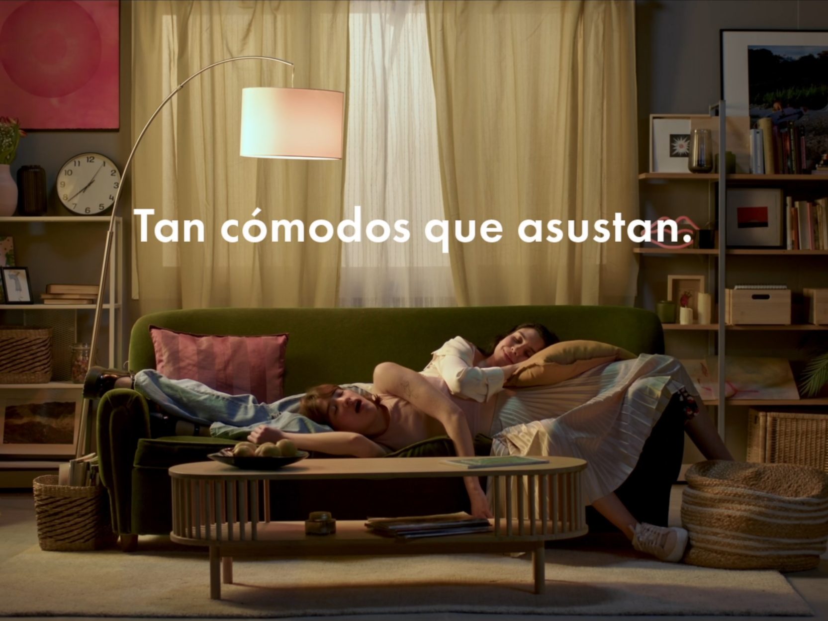 Tan Cómodos Que Asustan (2025)