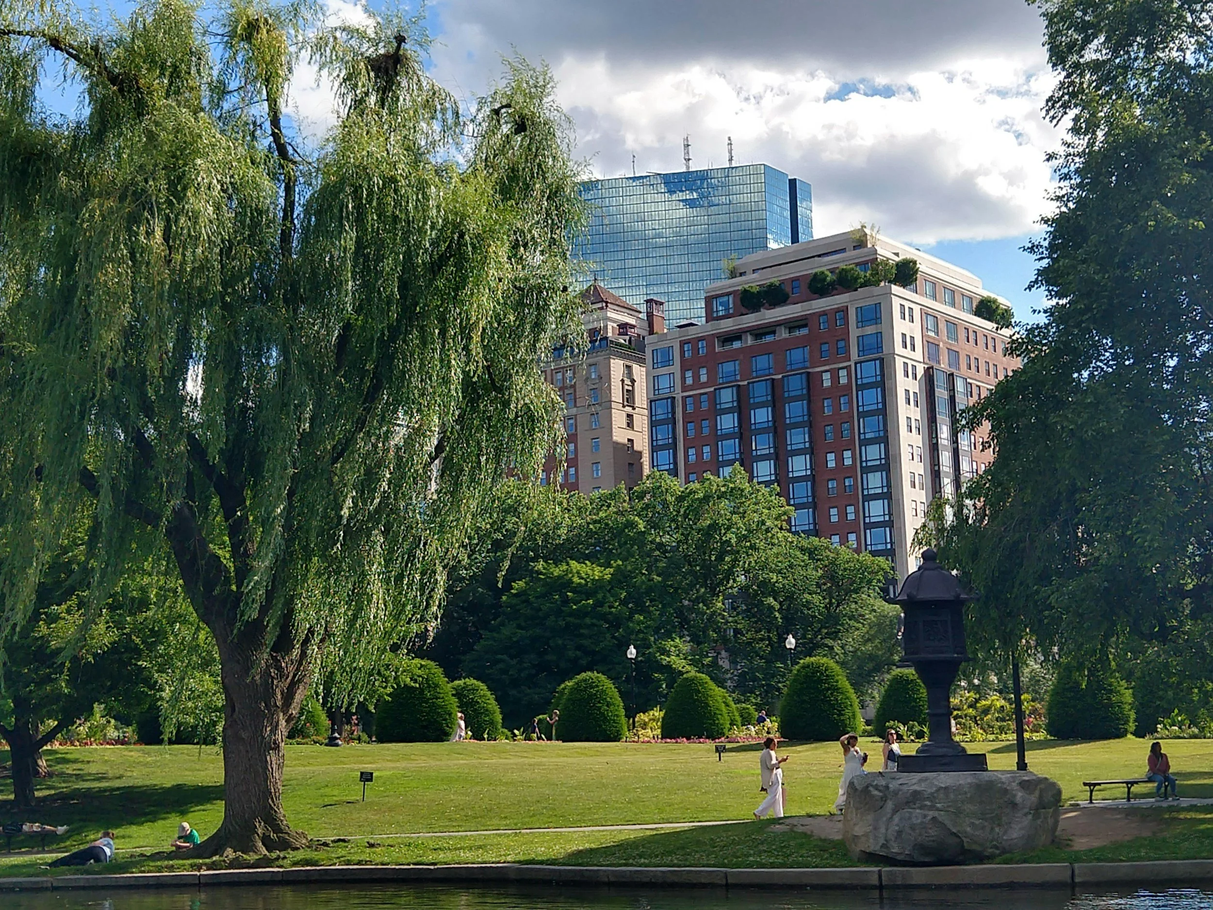Private guided city tours through Boston Common and historic neighborhoods